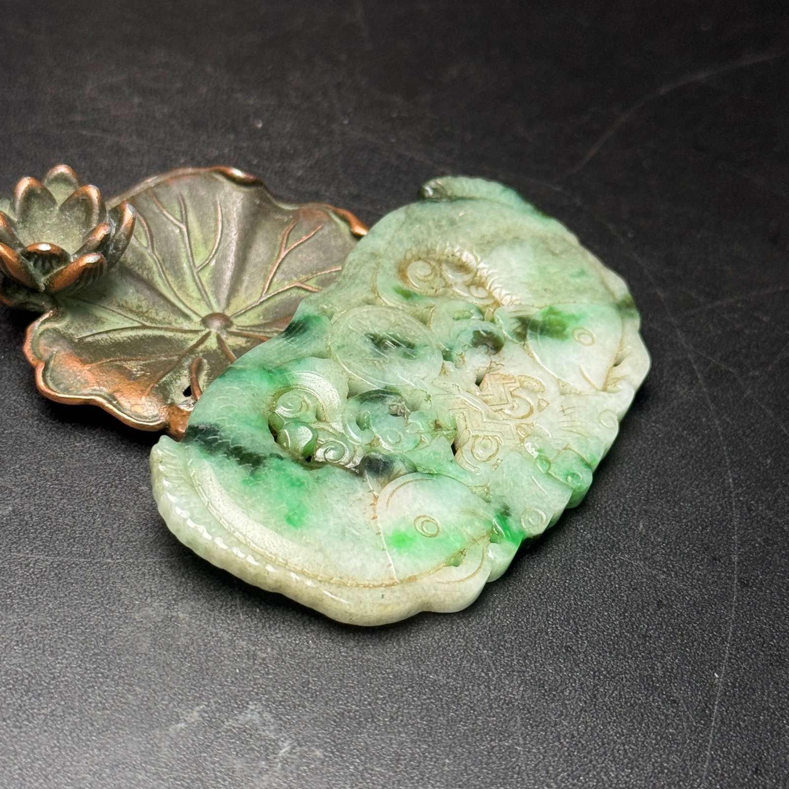 An Exquisite Jadeite Fish Pattern Pendant - 4