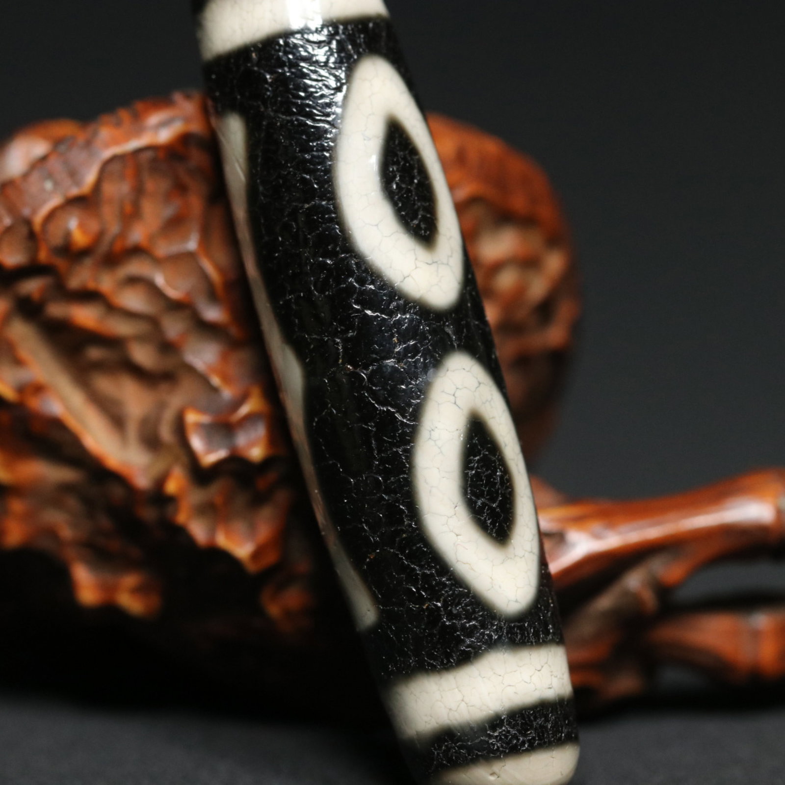 An Exquisite Dzi Bead Pendant - 9