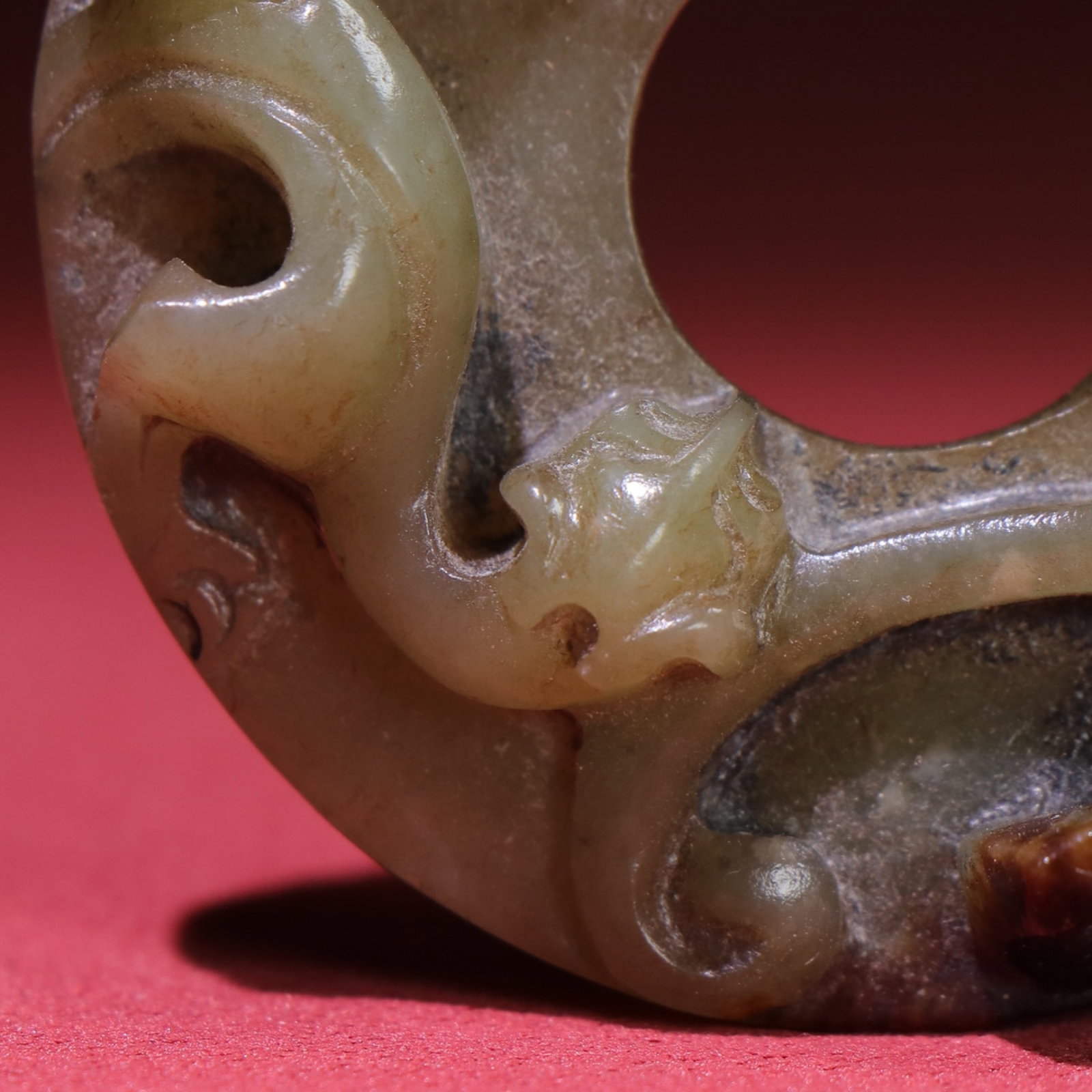 White Jade Chi-Dragon Pattern Pendant - 3