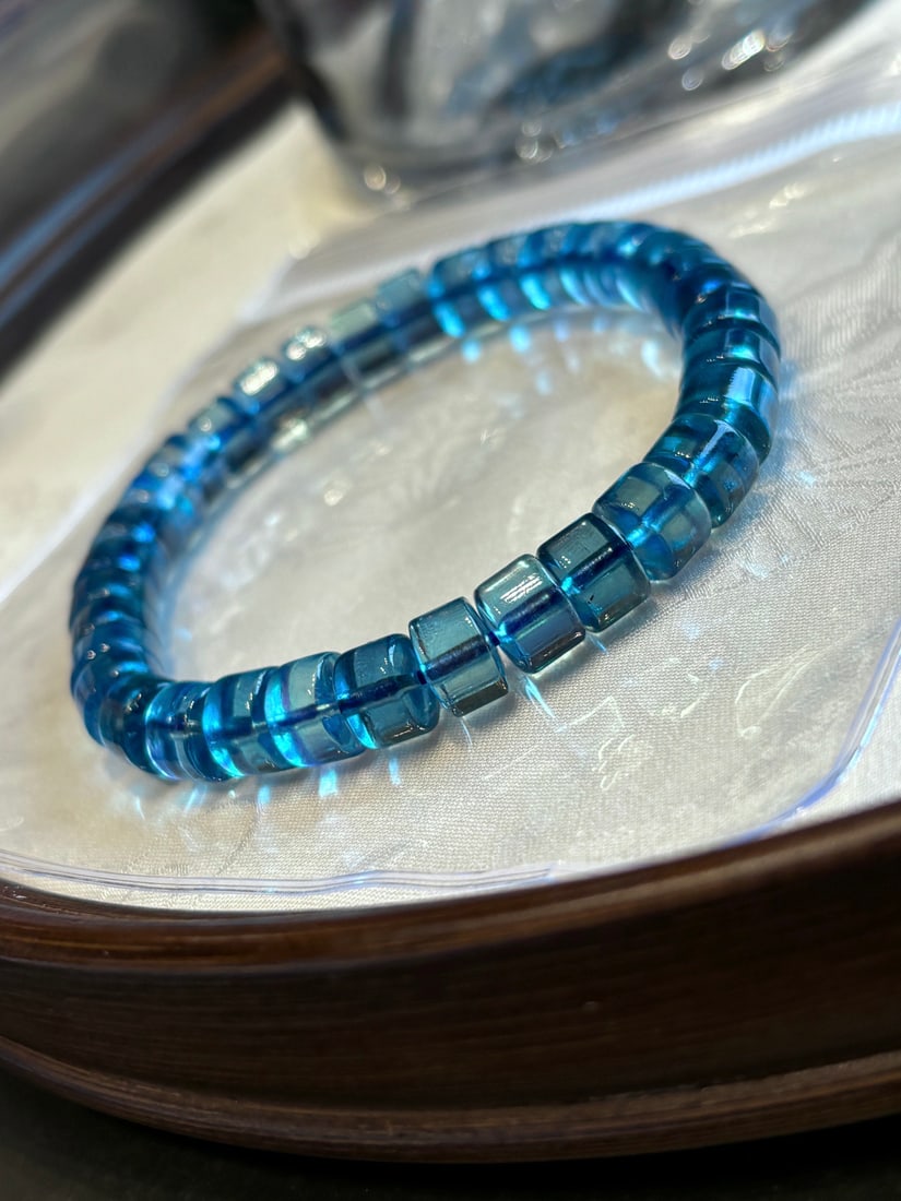 An Exquisite Aquamarine Bracelets: An Exquisite Aquamarine Bracelets,Size:7.8mm,Weight:22.3g 海蓝宝手链