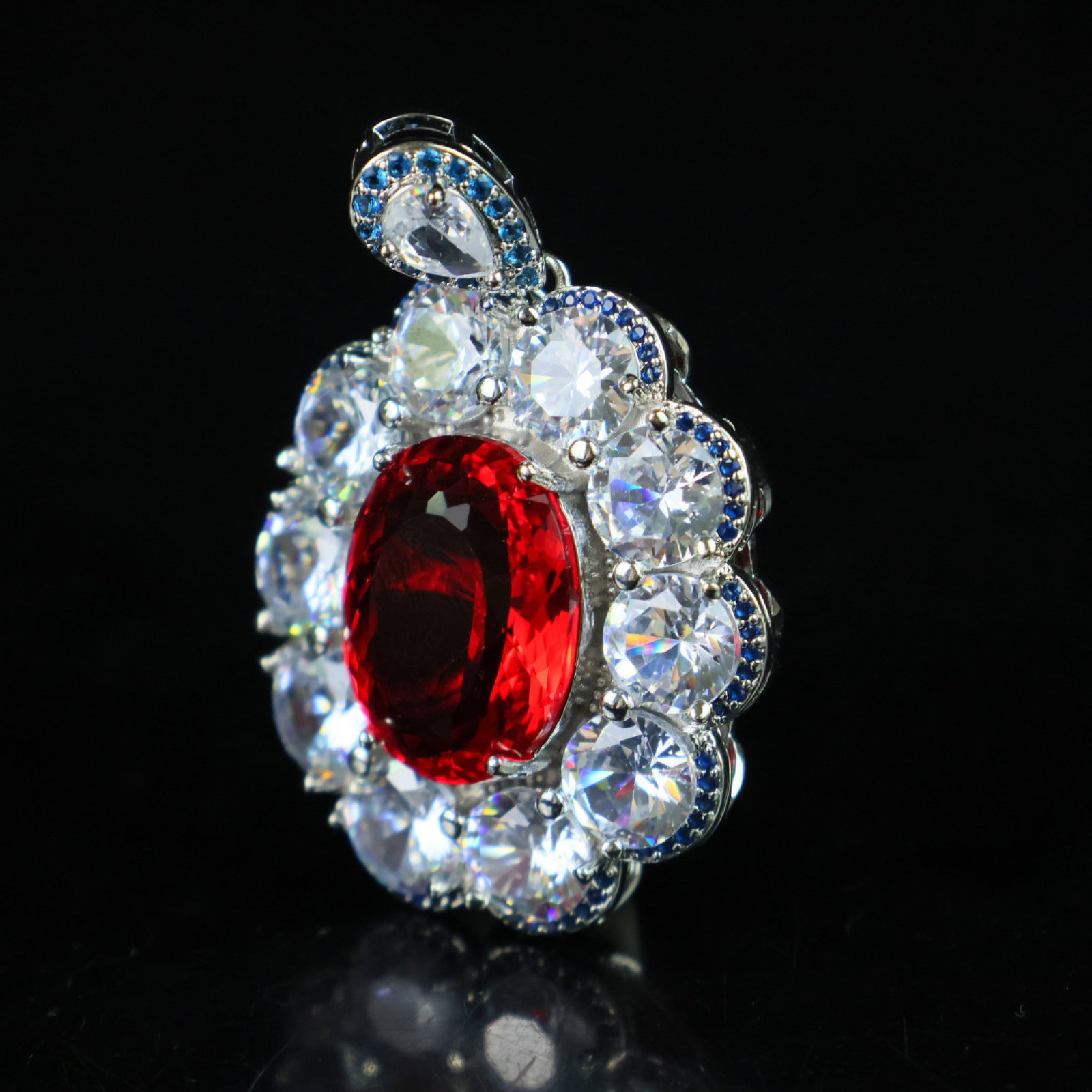 An Exquisite Pendant - 4