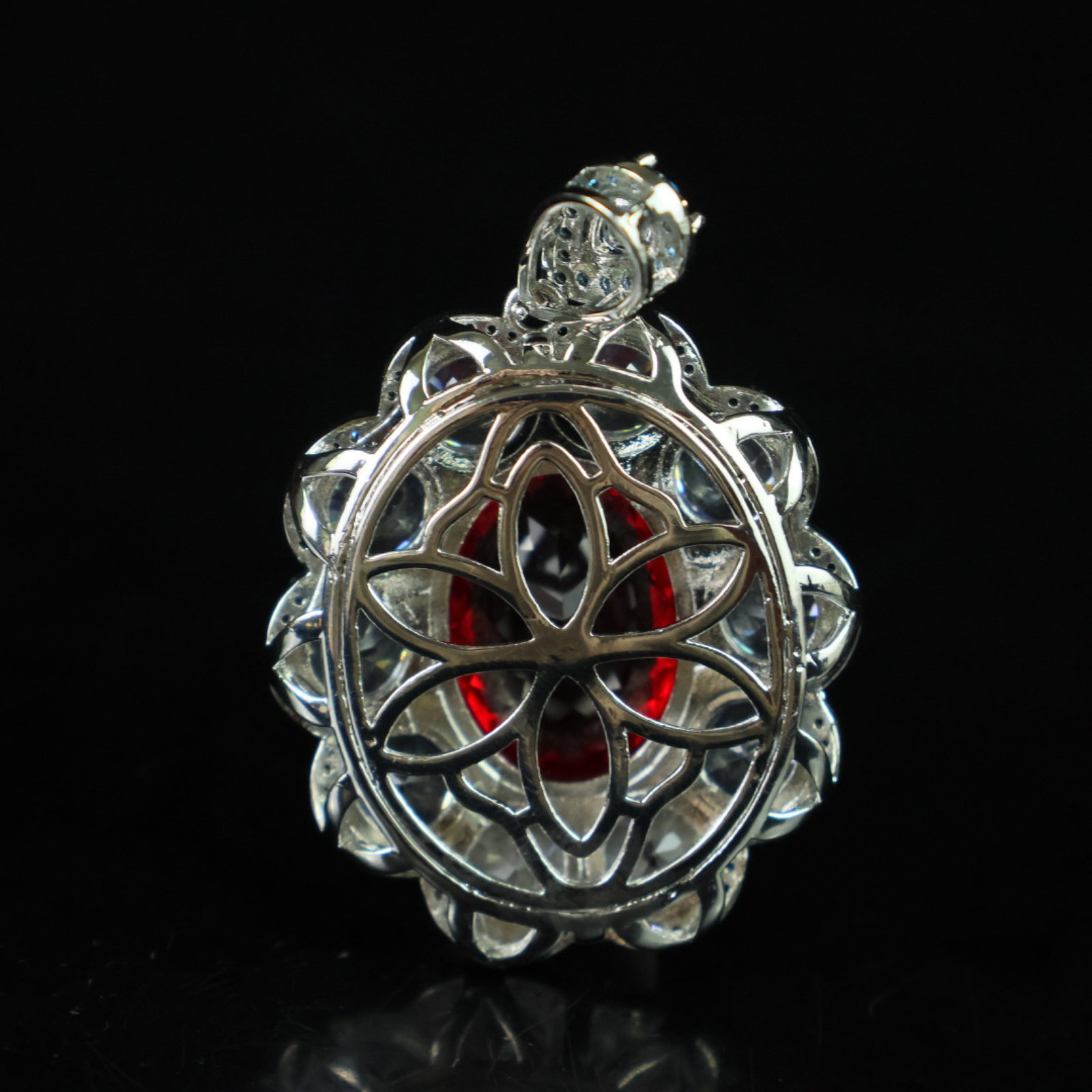 An Exquisite Pendant - 5