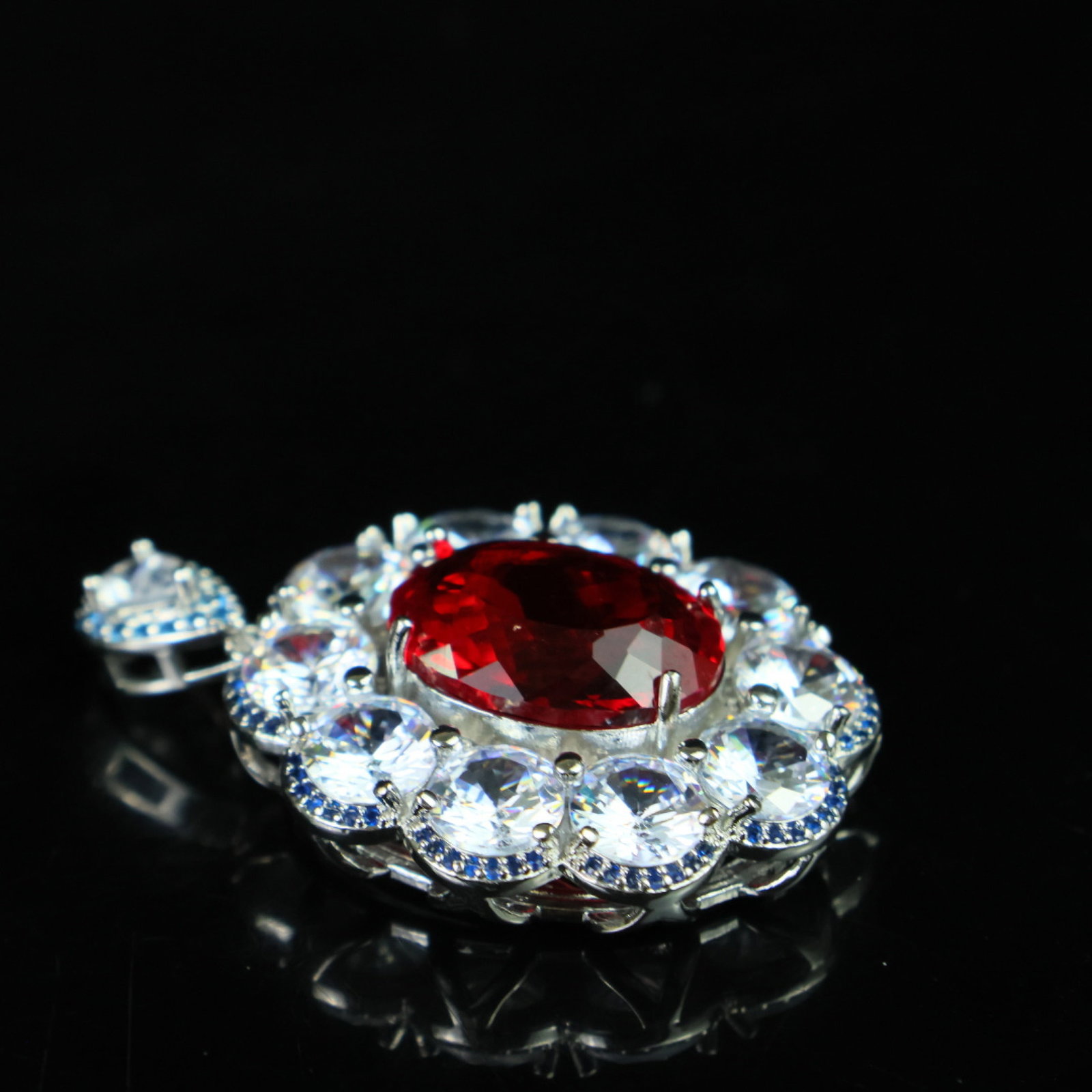 An Exquisite Pendant - 7