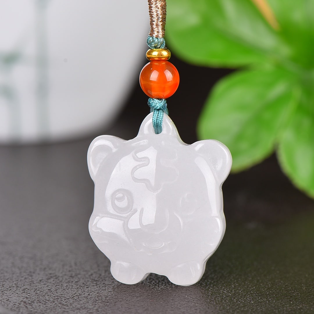 An Exquisite White Jade Tiger Pattern Pendant - 2