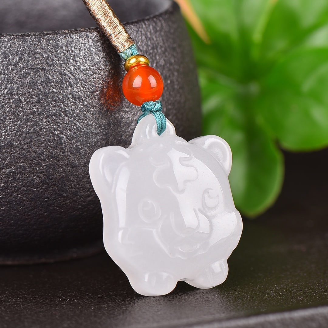 An Exquisite White Jade Tiger Pattern Pendant - 3