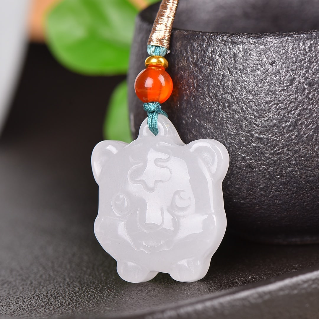 An Exquisite White Jade Tiger Pattern Pendant - 4