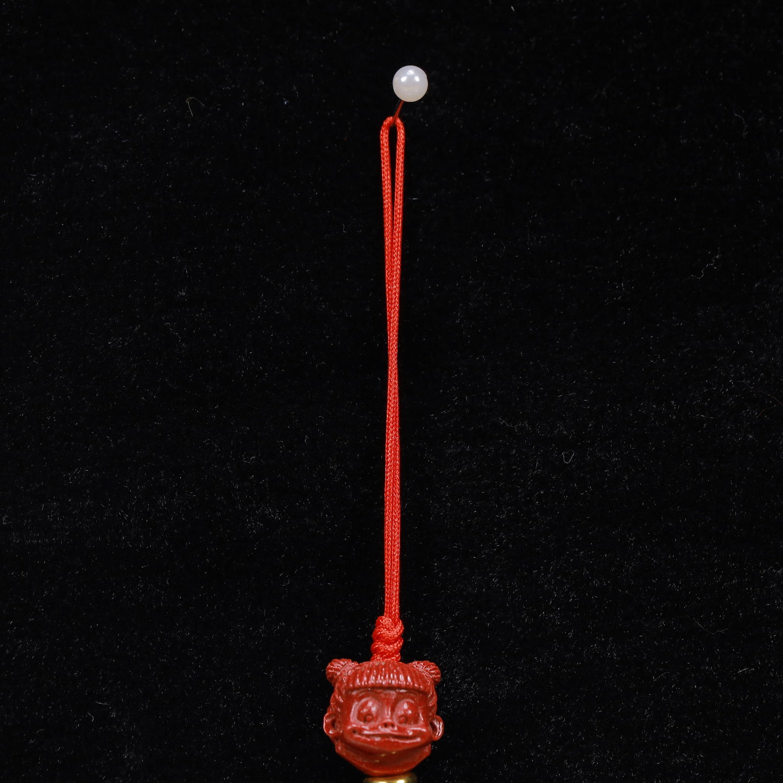 An Exquisite Cinnabar Figure Pattern Pendant - 2