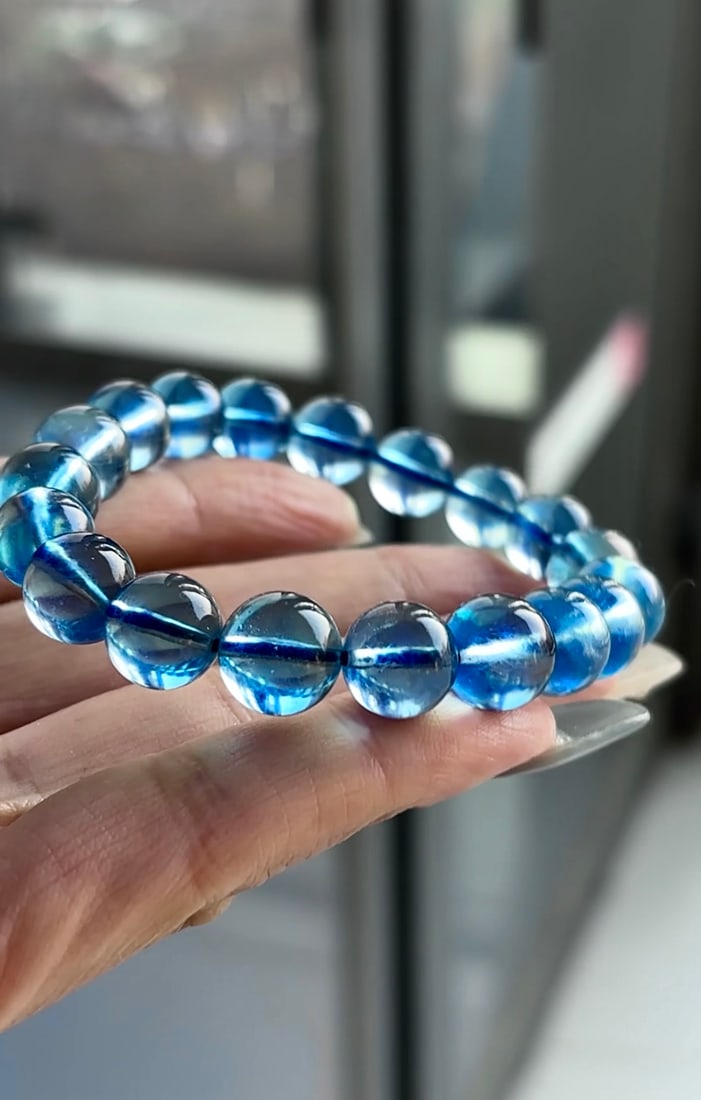 An Exquisite Aquamarine Bracelet: An Exquisite Aquamarine Bracelet,Size:10.4mm,Weight:29.8g 海蓝宝手串