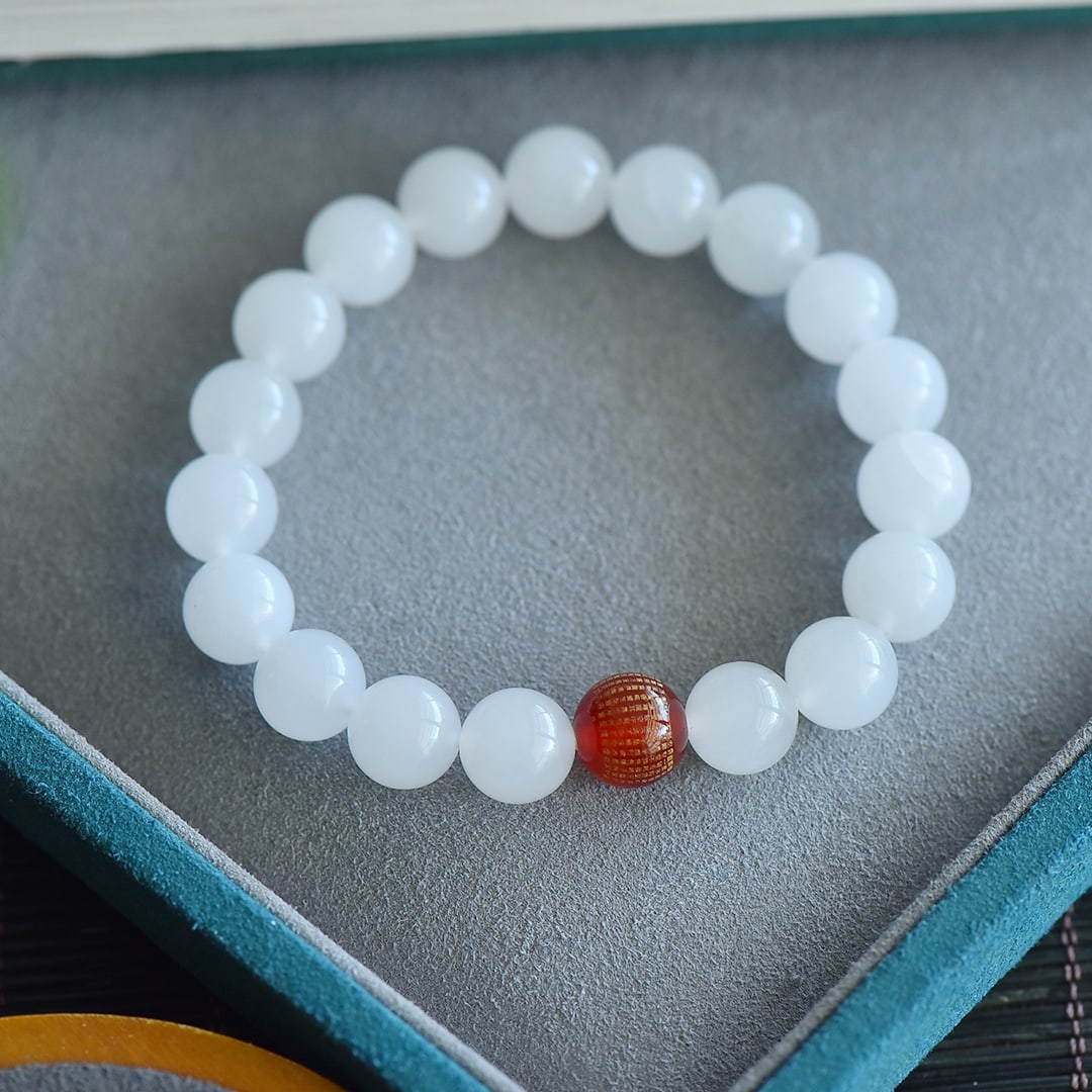 An Exquisite White Jade Bracelet: An Exquisite White Jade Bracelet,Size:10mm*18 白玉手串