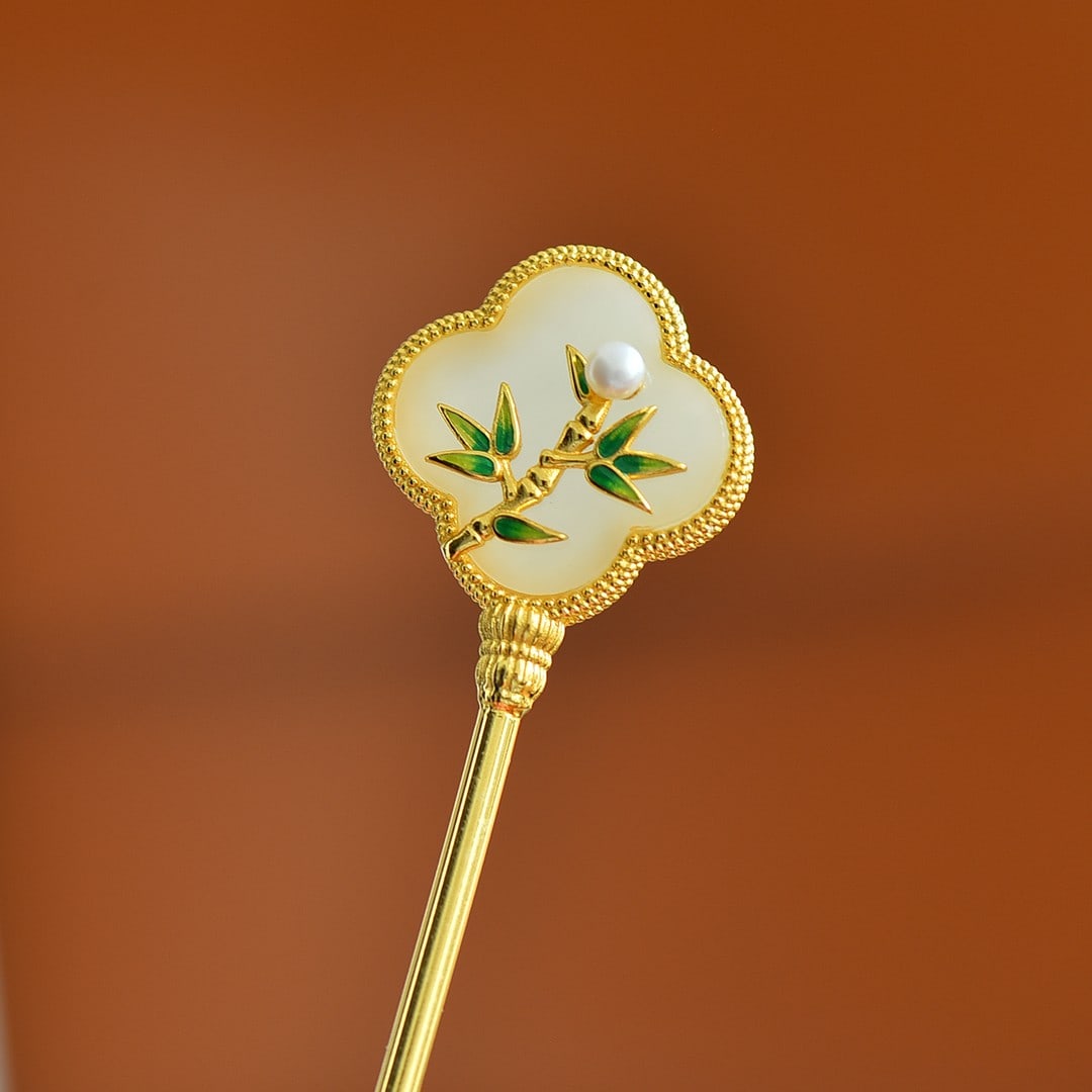 An Exquisite Sterling Silver-Gold Plated Inlaid White Jade Hairpin: An Exquisite Sterling Silver-Gold Plated Inlaid White Jade Hairpin,Size:20mmx20mm 纯银镀金镶白玉发簪