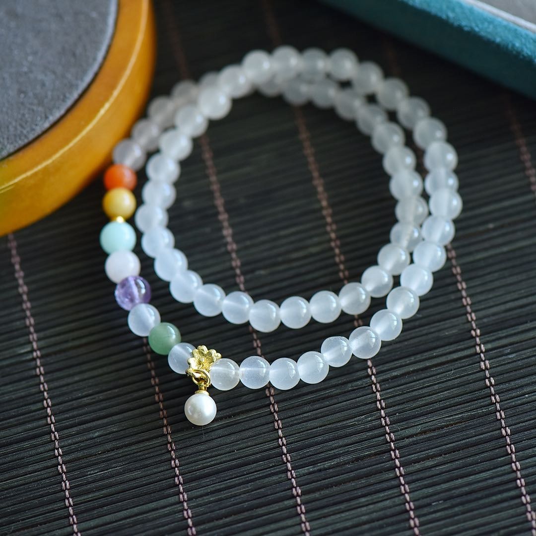 An Exquisite White Jade Bracelet: An Exquisite White Jade Bracelet,Size:6mm*58 白玉手串