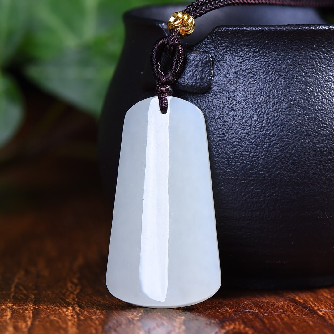 An Exquisite White Jade Pendant: An Exquisite White Jade Pendant,Size:19mmx34mm 白玉挂件