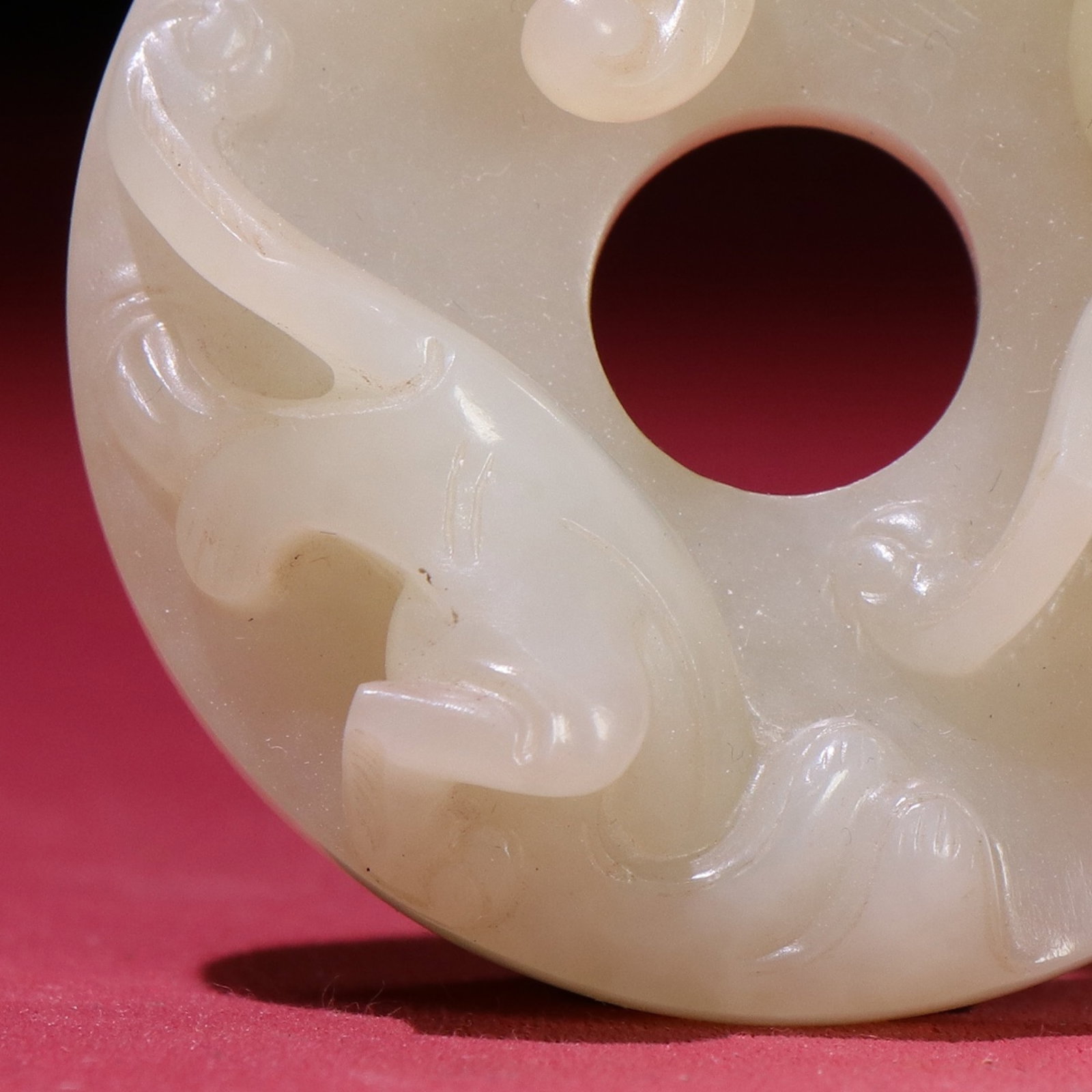 An Exquisite White Jade Chi-Dragon Pattern Pendant - 3