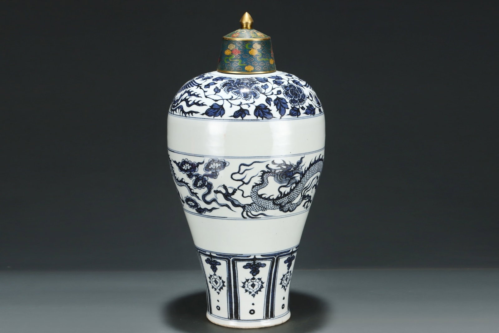 An Exquisite Blue and White Auspicious Cloud and Dragon Pattern Bottle - 3