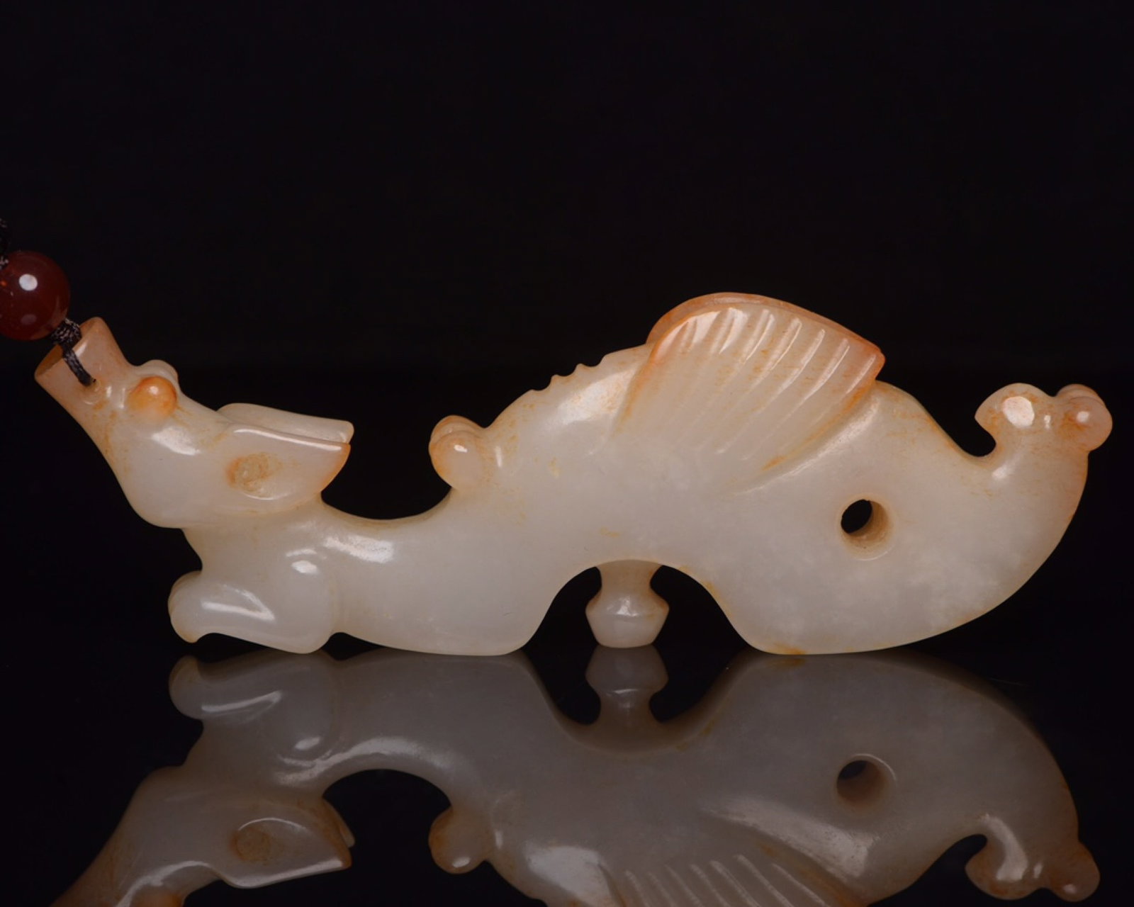 An Exquisite White Jade Dragon Ornament: An Exquisite White Jade Dragon Ornament,Qing Dynasty,China,Size:4.7inx1.5inx0.5in,Weight:96g 白玉龙摆件,中国清代