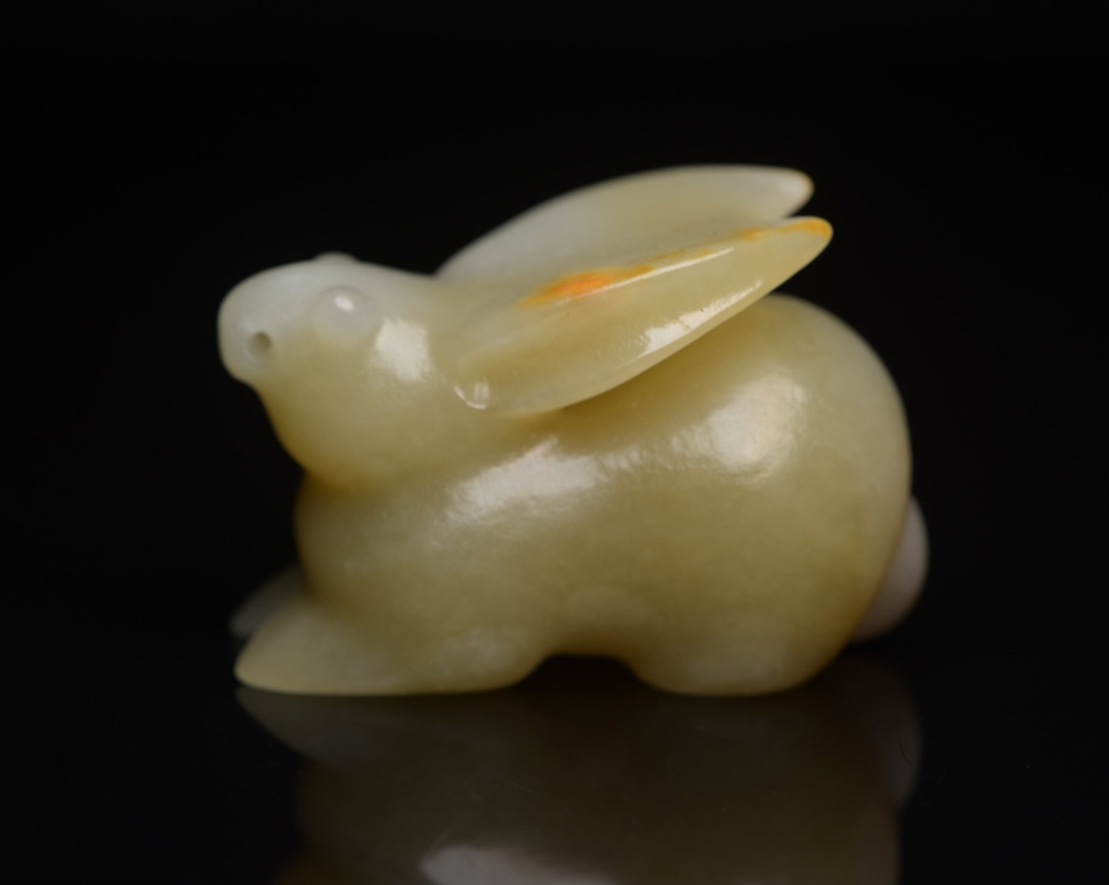 An Exquisite White Jade Rabbit Ornament: An Exquisite White Jade Rabbit Ornament,Qing Dynasty,China,Size:2inx1.3inx1.1in,Weight:68g 白玉兔子摆件,中国清代