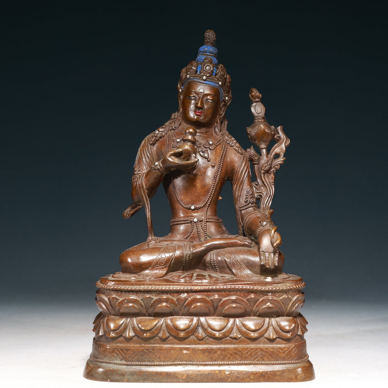 A Solemn Bronze Inlaid Silver Buddha Statue: A Solemn Bronze Inlaid Silver Buddha Statue,Qing Dynasty,China,Size:6.5inx4.3inx10.6in,Weight:3900g 铜嵌银佛像,中国清代