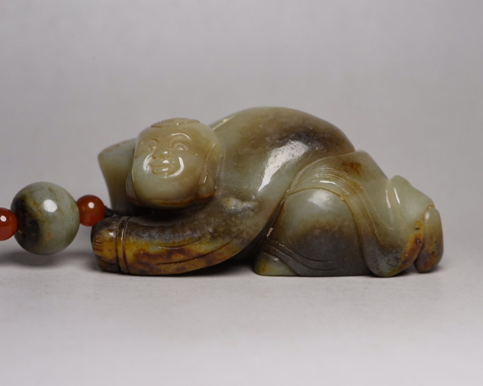 An Exquisite White Jade Figure Ornament: An Exquisite White Jade Figure Ornament,Qing Dynasty,China,Size:4.3inx2inx1.5in,Weight:238g 白玉人物摆件,中国清代