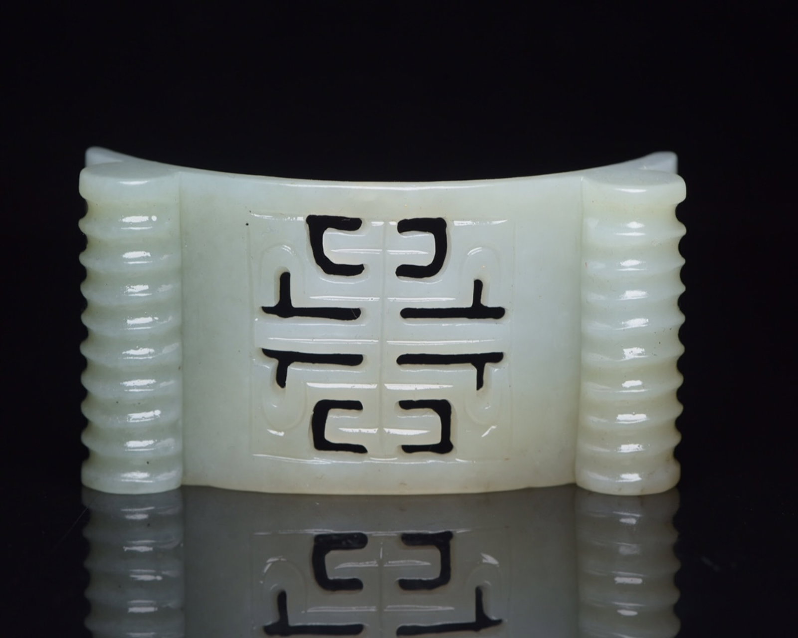 An Exquisite White Jade Bed - 5