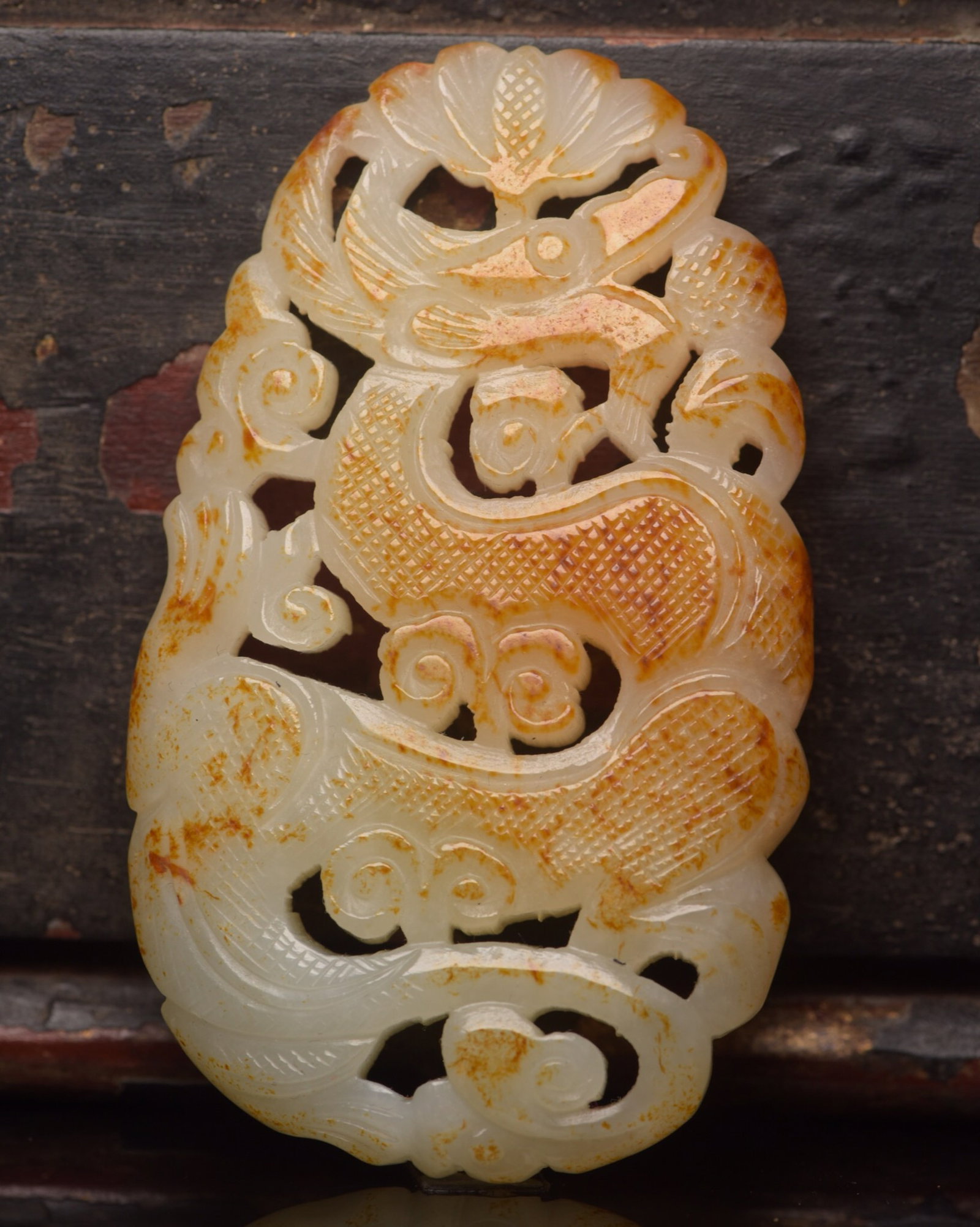 An Exquisite White Jade Dragon Pattern Pendant: An Exquisite White Jade Dragon Pattern Pendant,Qing Dynasty,China,Size:3.5inx2inx0.5in,Weight:83g 白玉龙纹牌,中国清代