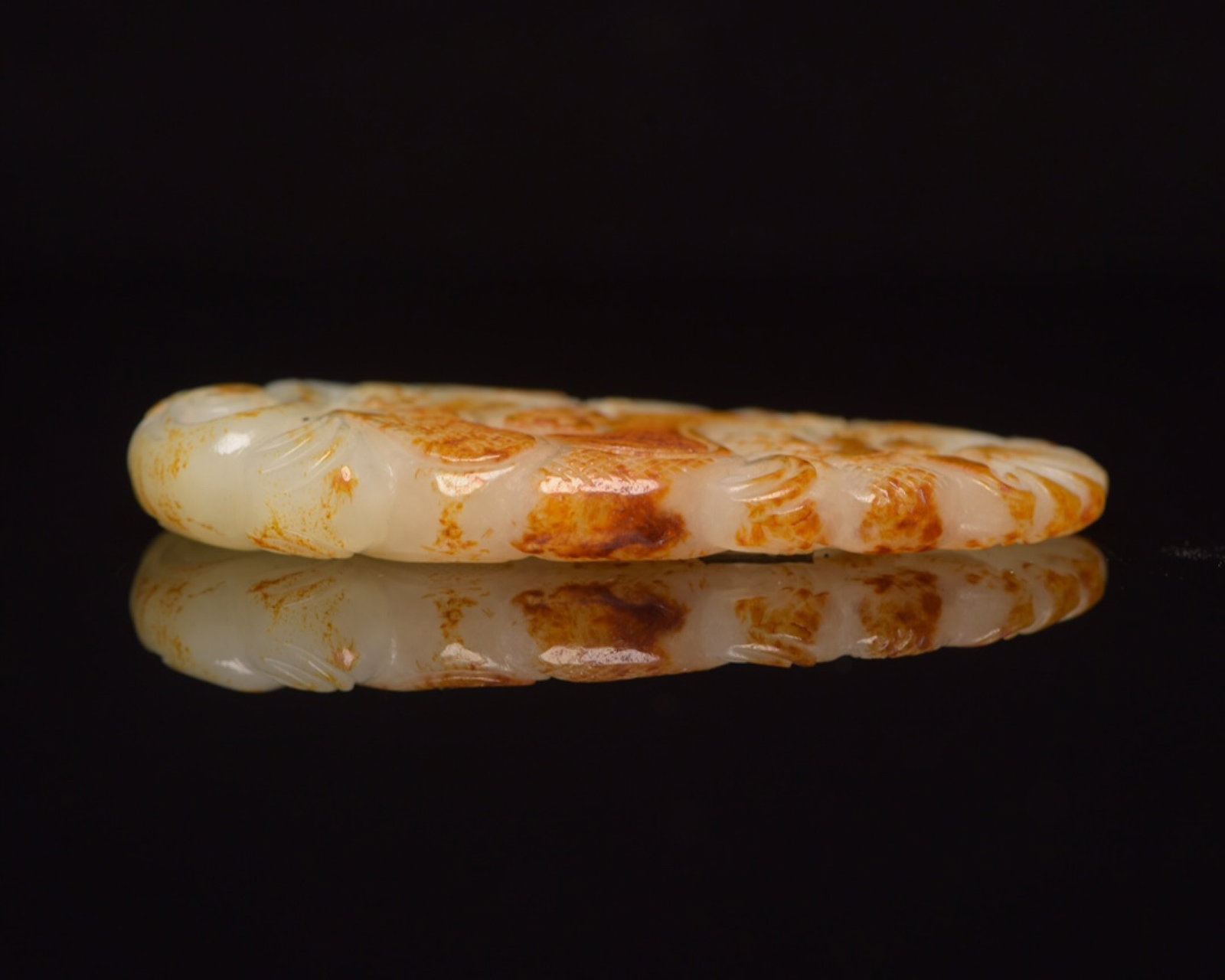 An Exquisite White Jade Dragon Pattern Pendant - 4