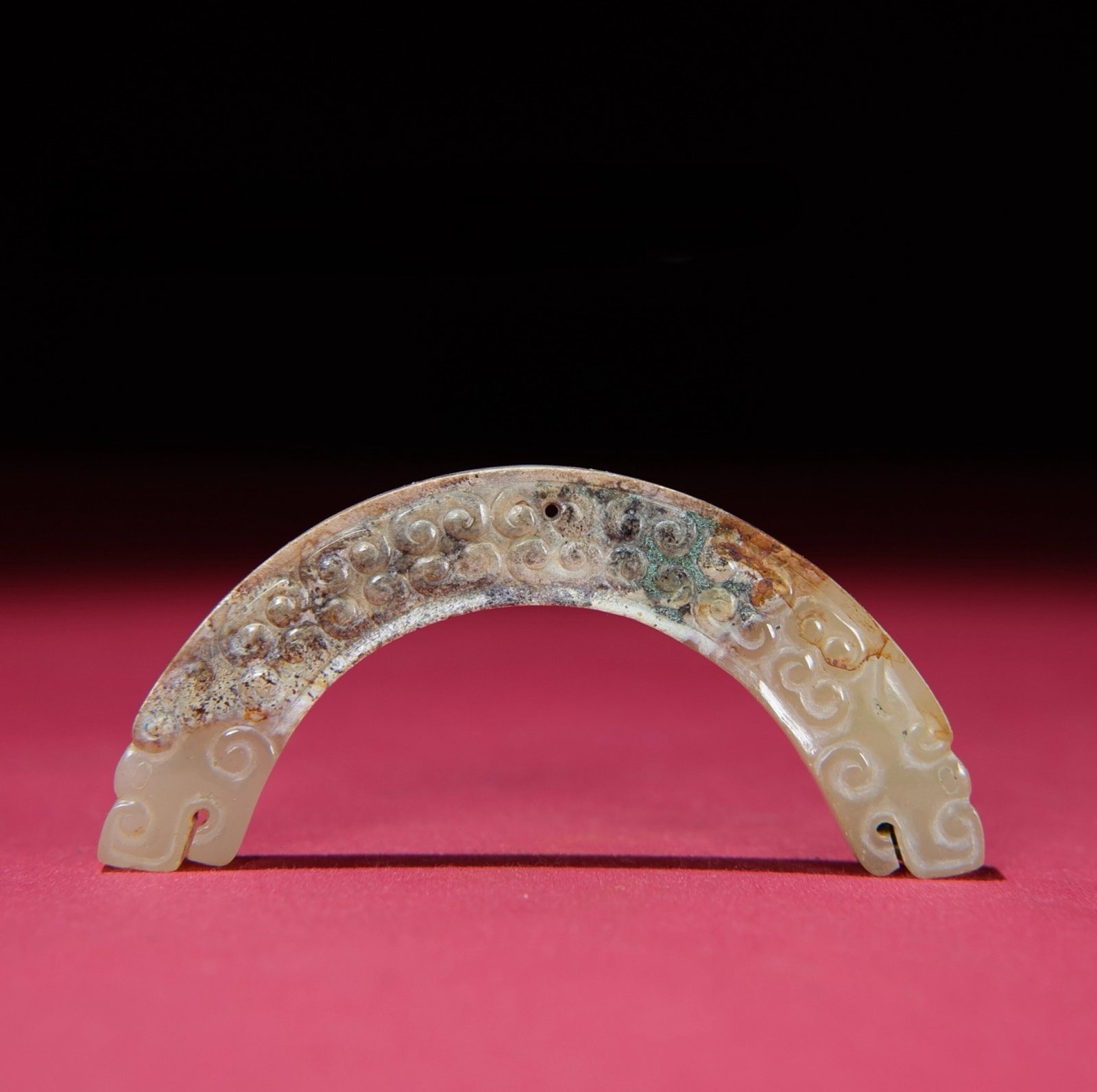 White Jade Dragon Pendant: White Jade Dragon Pendant,Qing Dynasty,China,Size:85mmx40mmx6mm,Weight:25g 白玉龙挂件,中国清代