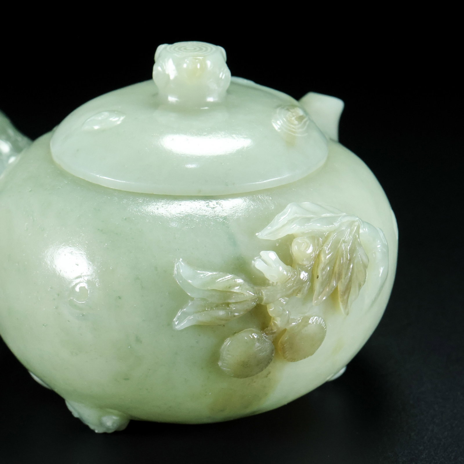 An Exquisite White Jade Peach Pattern Pot - 6
