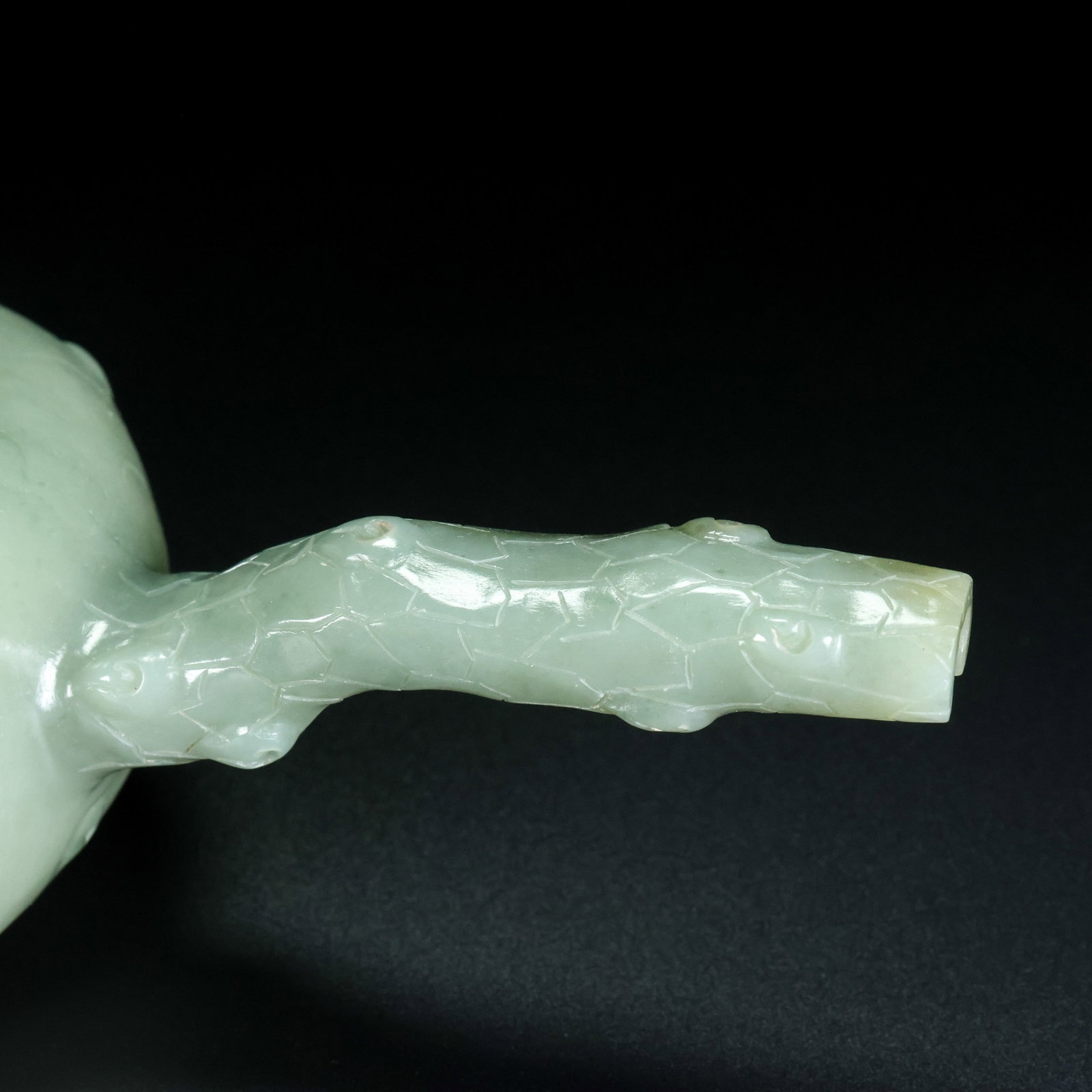 An Exquisite White Jade Peach Pattern Pot - 8