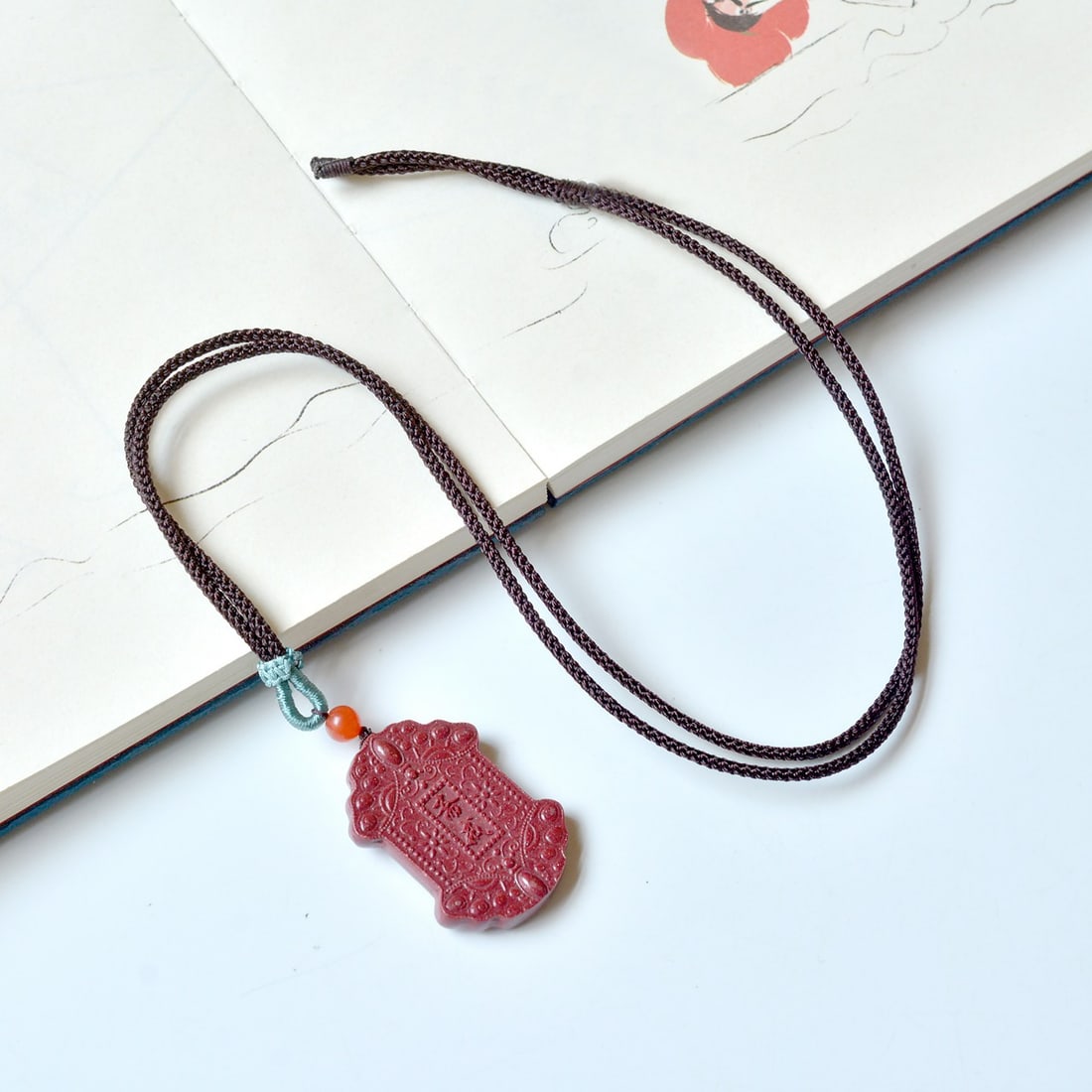 An Exquisite Cinnabar Flower Pattern Pendant - 4