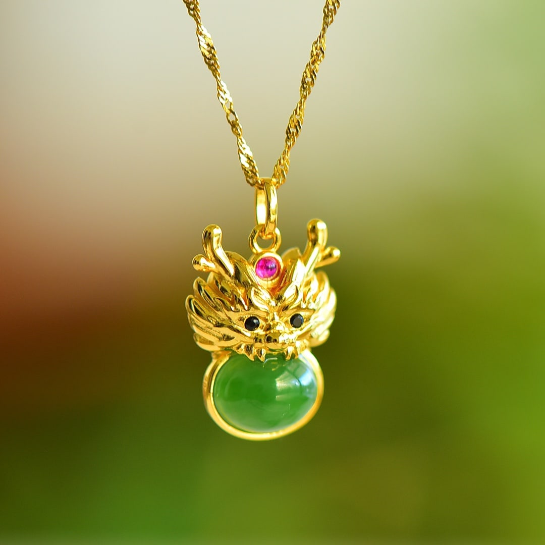 An Exquisite Sterling Silver-Gold Plated Inlaid Jasper Pendant: An Exquisite Sterling Silver-Gold Plated Inlaid Jasper Pendant,Size:8mmx10mm 纯银镀金镶碧玉项链