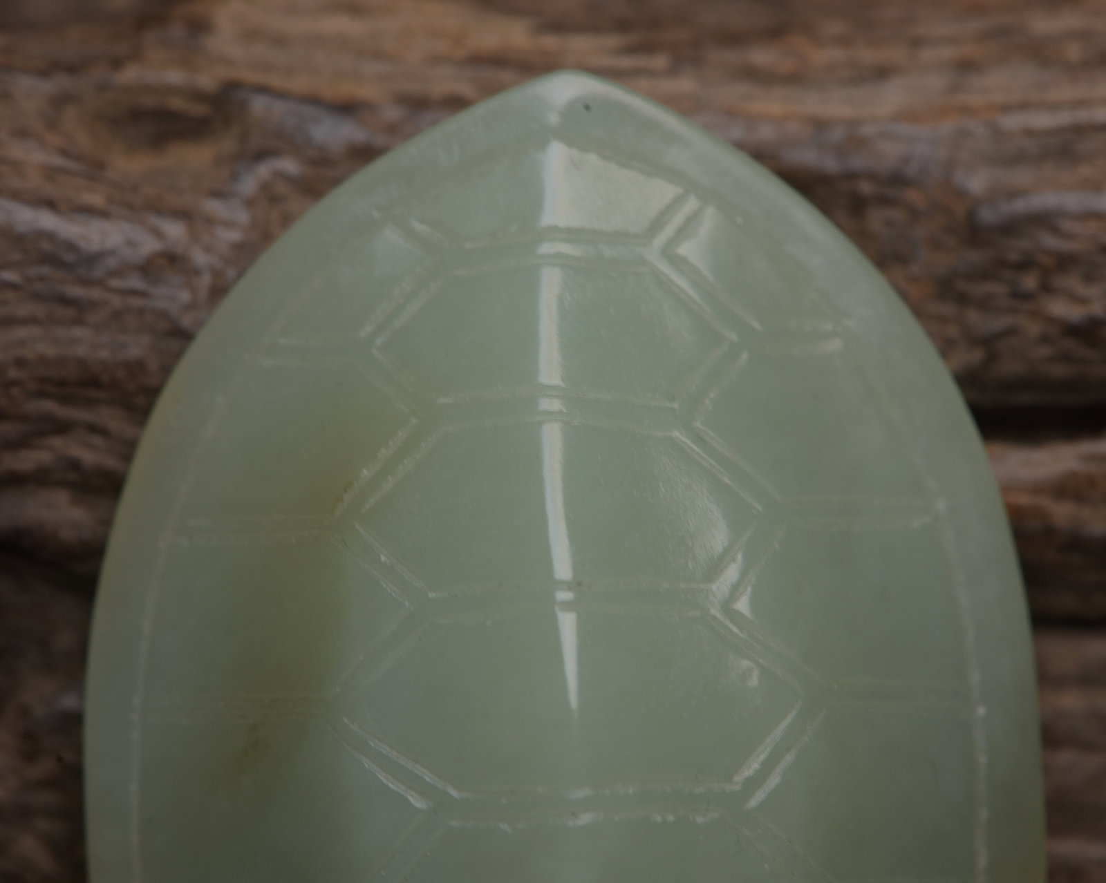 An Exquisite White Jade Turtle Shell Ornament - 6