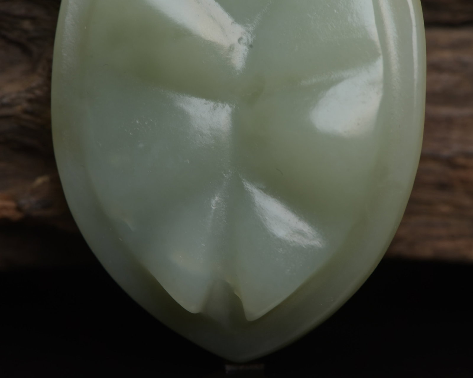 An Exquisite White Jade Turtle Shell Ornament - 9