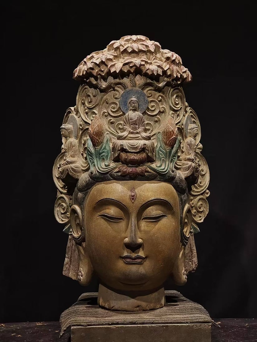 A Rare Limestone Avalokitesvara Head Ornament (1 of 9)