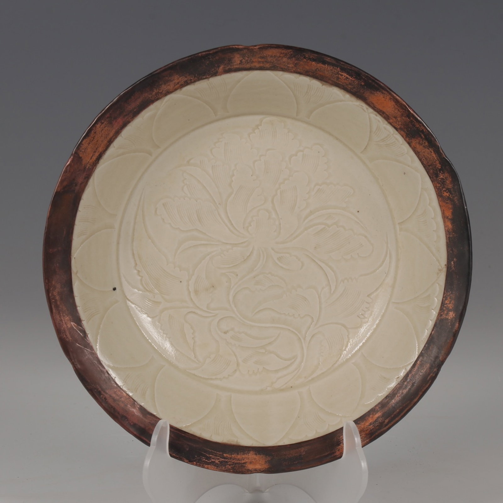An Exquisite Ding yao Flower Pattern Plate (1 of 9)