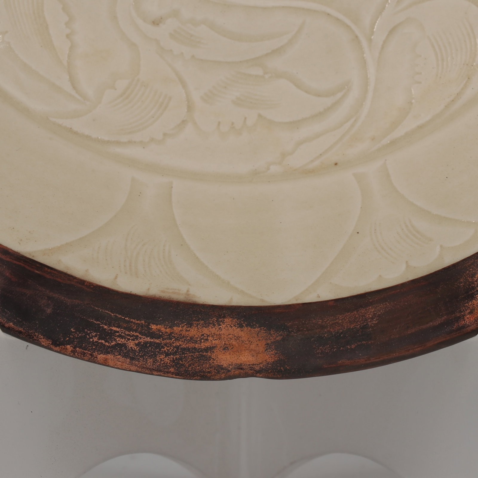 An Exquisite Ding yao Flower Pattern Plate - 7