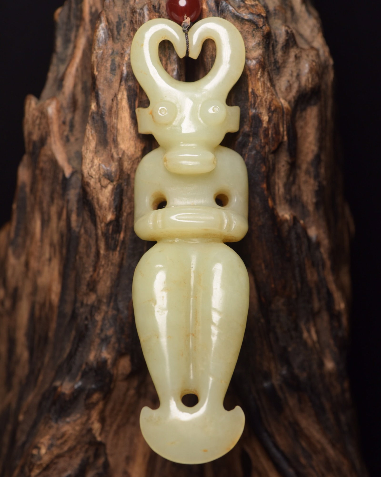An Exquisite White Jade Figure Pendant: An Exquisite White Jade Figure Pendant,Qing Dynasty,China,Size:4.7inx1.2inx0.9in,Weight:106g 白玉人物挂件,中国清代