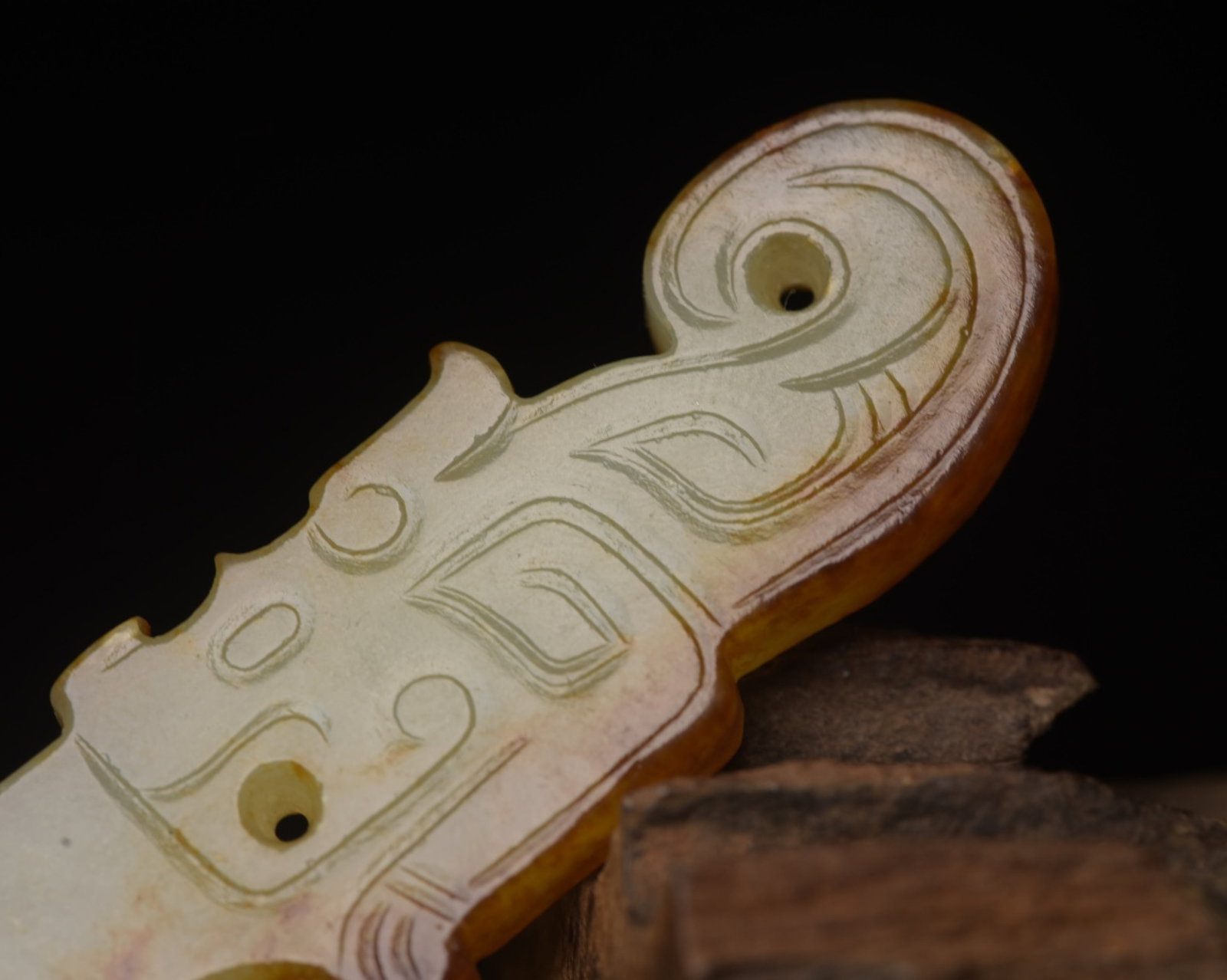 An Exquisite White Jade Beast-Face Pattern Sword - 4