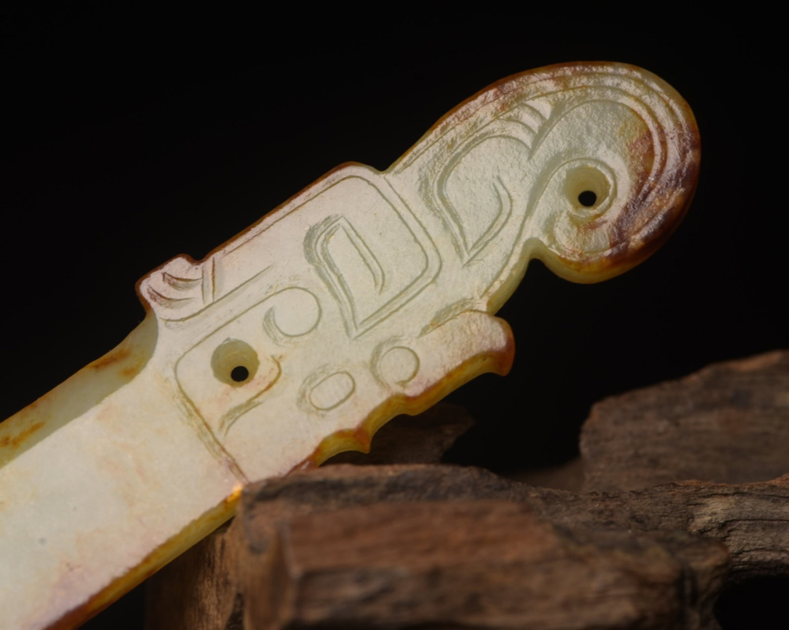 An Exquisite White Jade Beast-Face Pattern Sword - 7