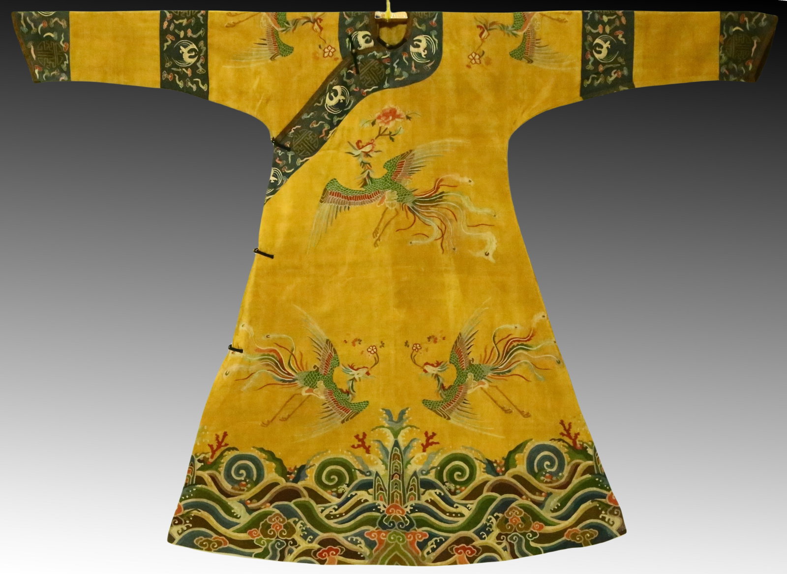 An Exquisite Kesi Phoenix Pattern Robe: An Exquisite Kesi Phoenix Pattern Robe,Qing Dynasty, China,Size：75.2inx55.1in 缂丝凤纹袍,中国清代