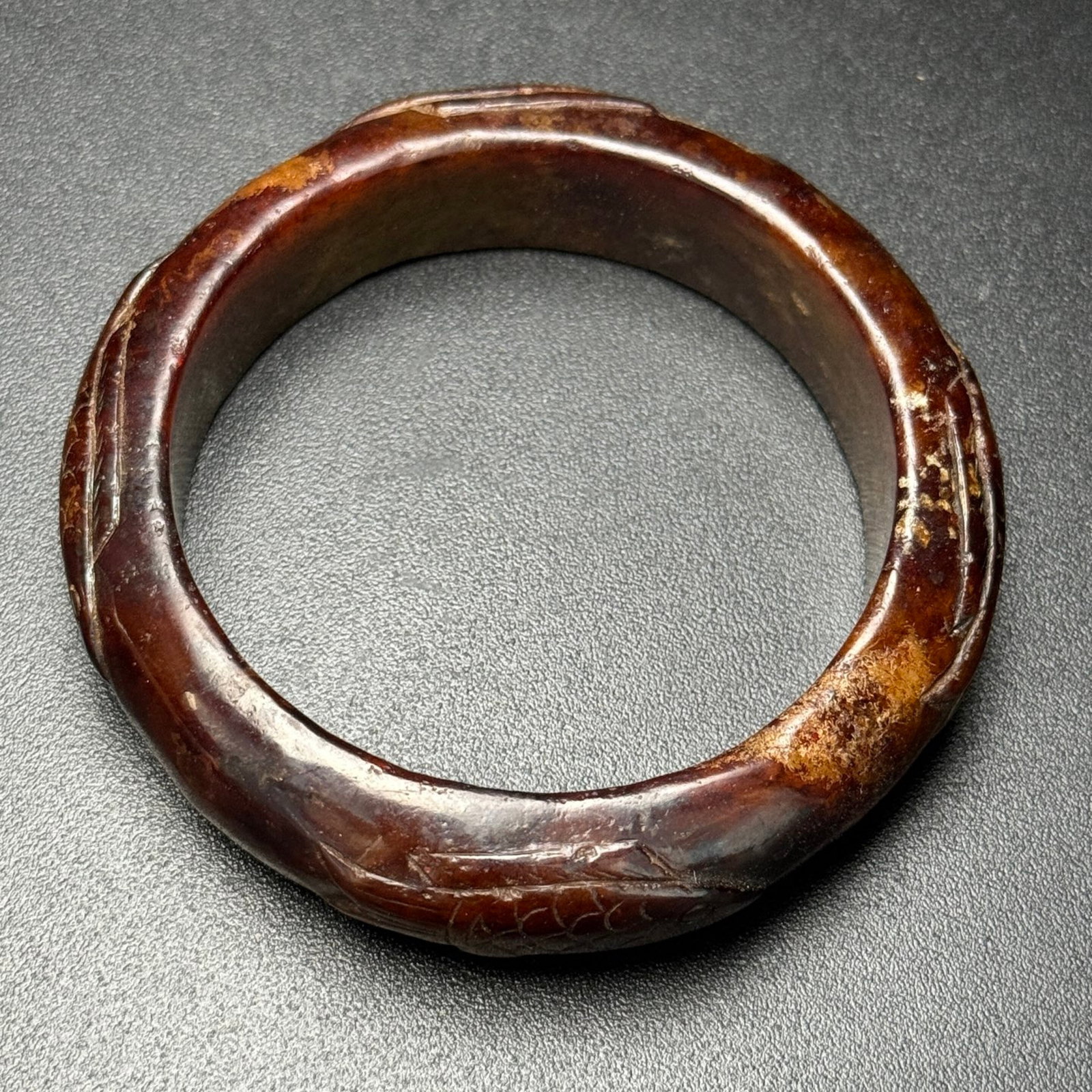 An Exquisite Archaic Jade Fish Pattern Bracelet - 2