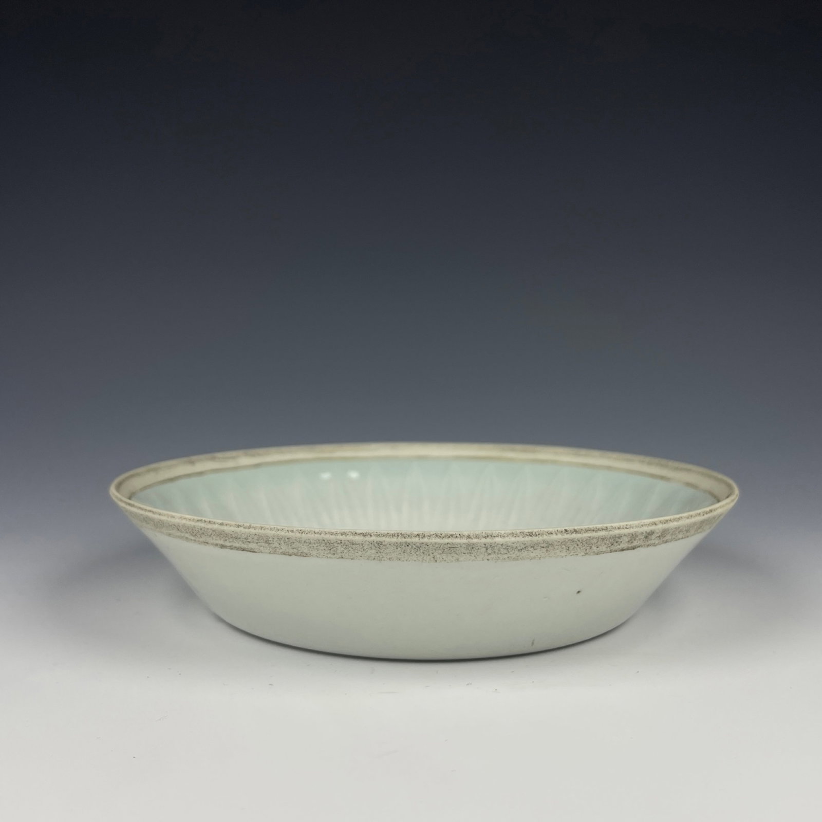 An Exquisite Hutian yao Flower Pattern Plate (1 of 9)