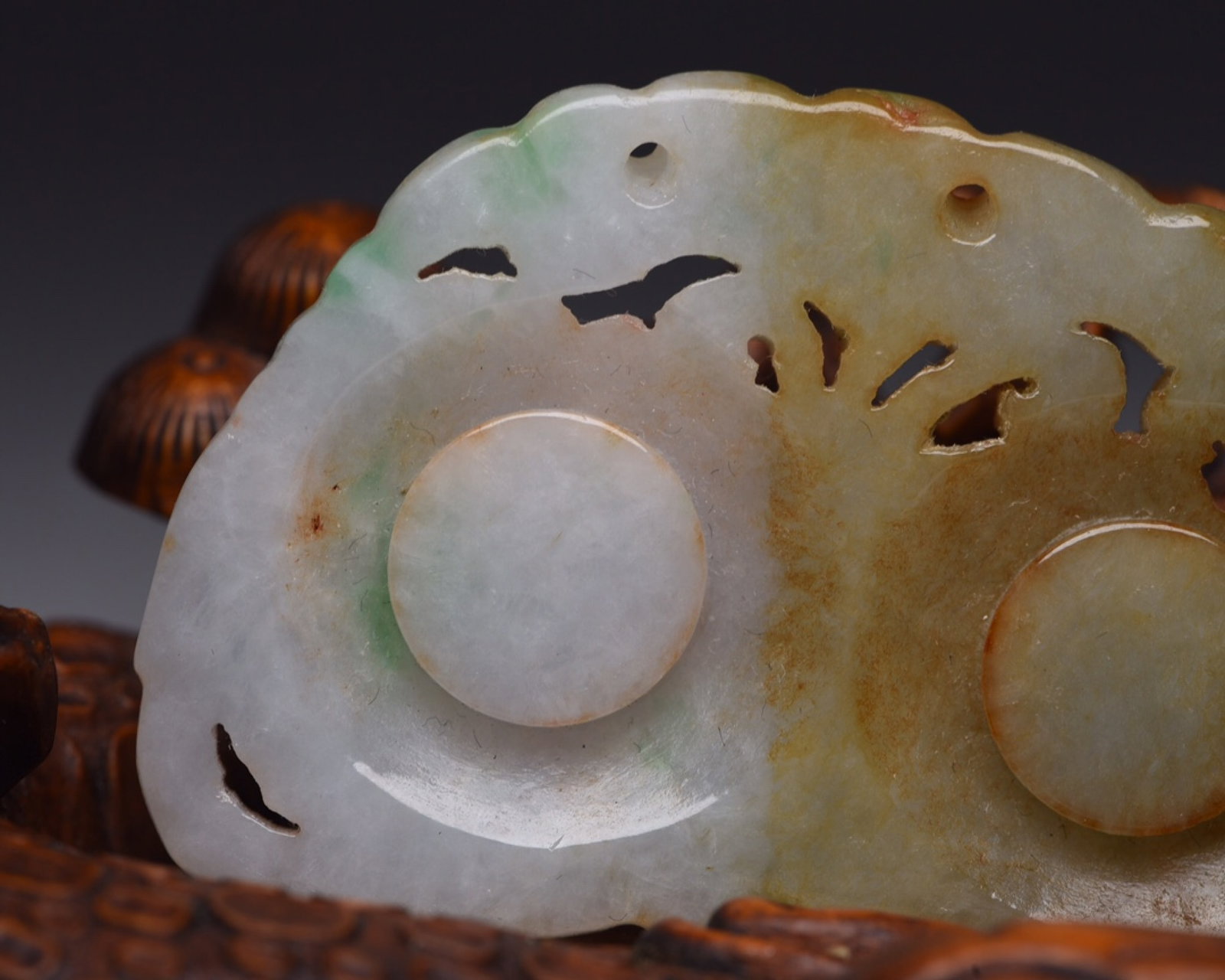 An Exquisite Jadeite Figure Pattern Pendant - 7
