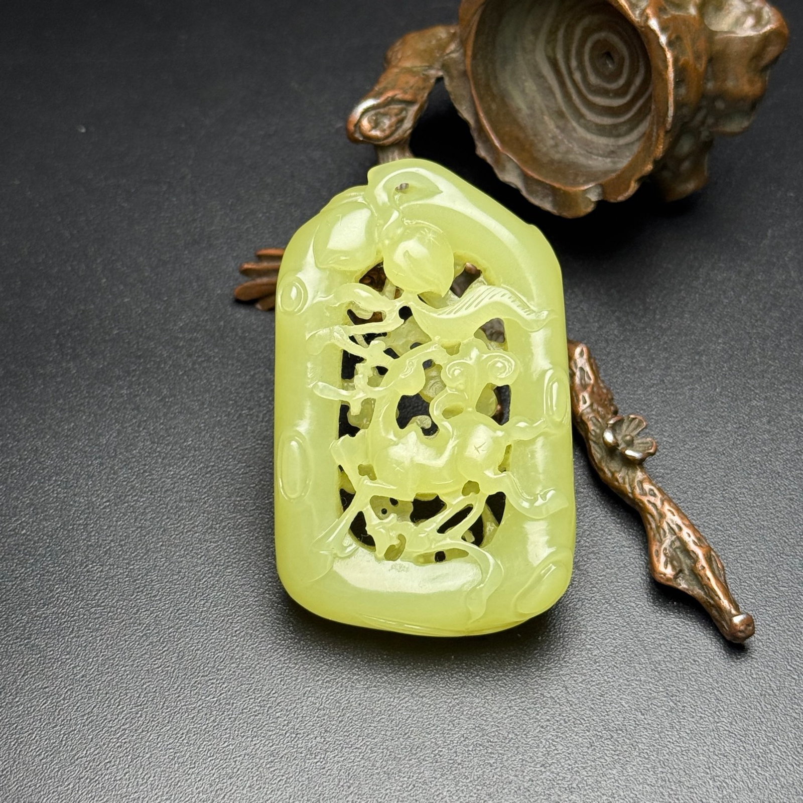An Exquisite Yellow Jade Deer Pattern Ornament: An Exquisite Yellow Jade Deer Pattern Ornament,Qing Dynasty,China,Size:59mmx37mmx12mm,Weight:40g 黄玉鹿纹摆件,中国清代