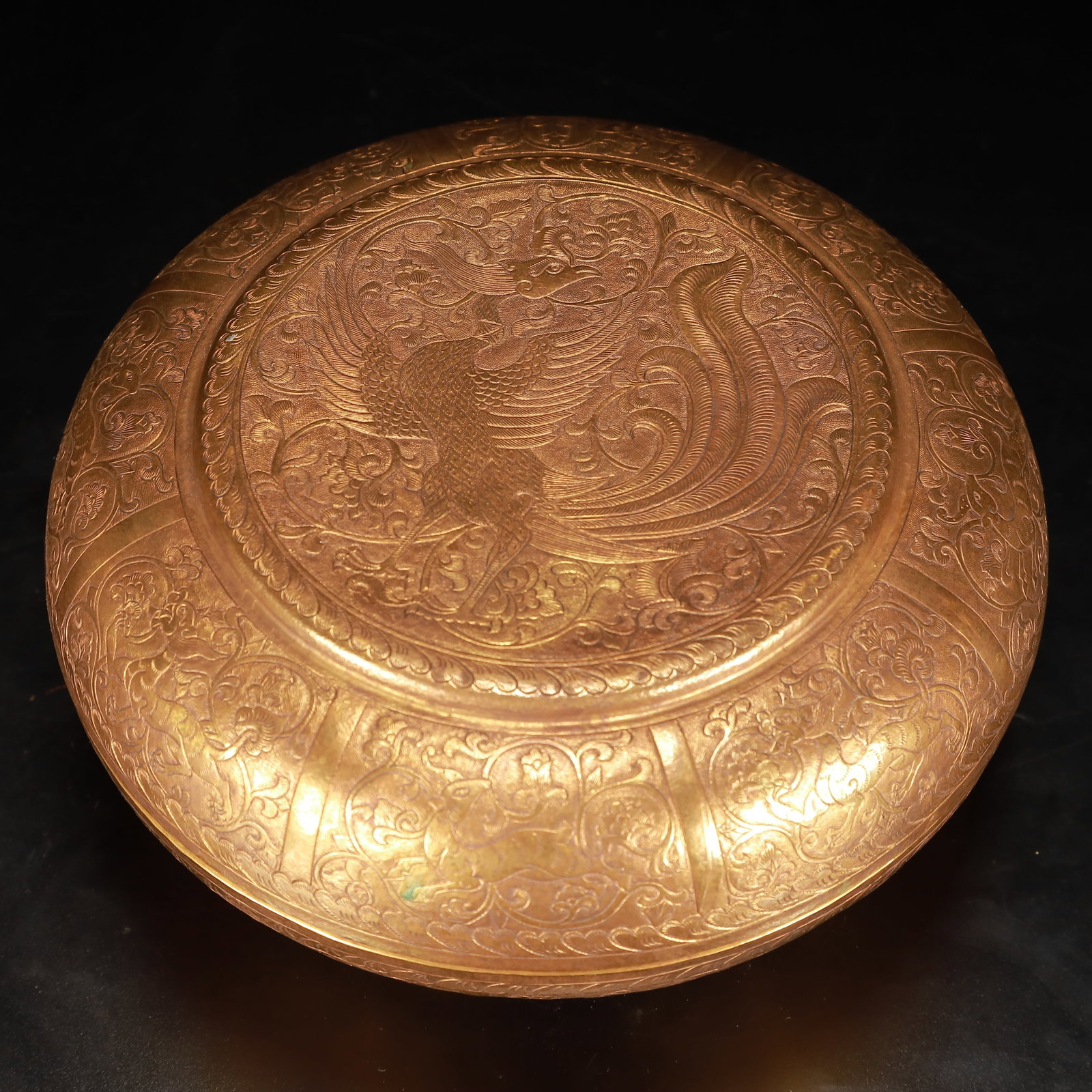 An Exquisite Gilt Bronze Flower and Phoenix Pattern Box with Cover: An Exquisite Gilt Bronze Flower and Phoenix Pattern Box with Cover,Tang Dynasty, China,Zhenguan Four-character Mark,Size:7.9inx3.9in,Weight:1150g 铜鎏金花卉凤ಬ
