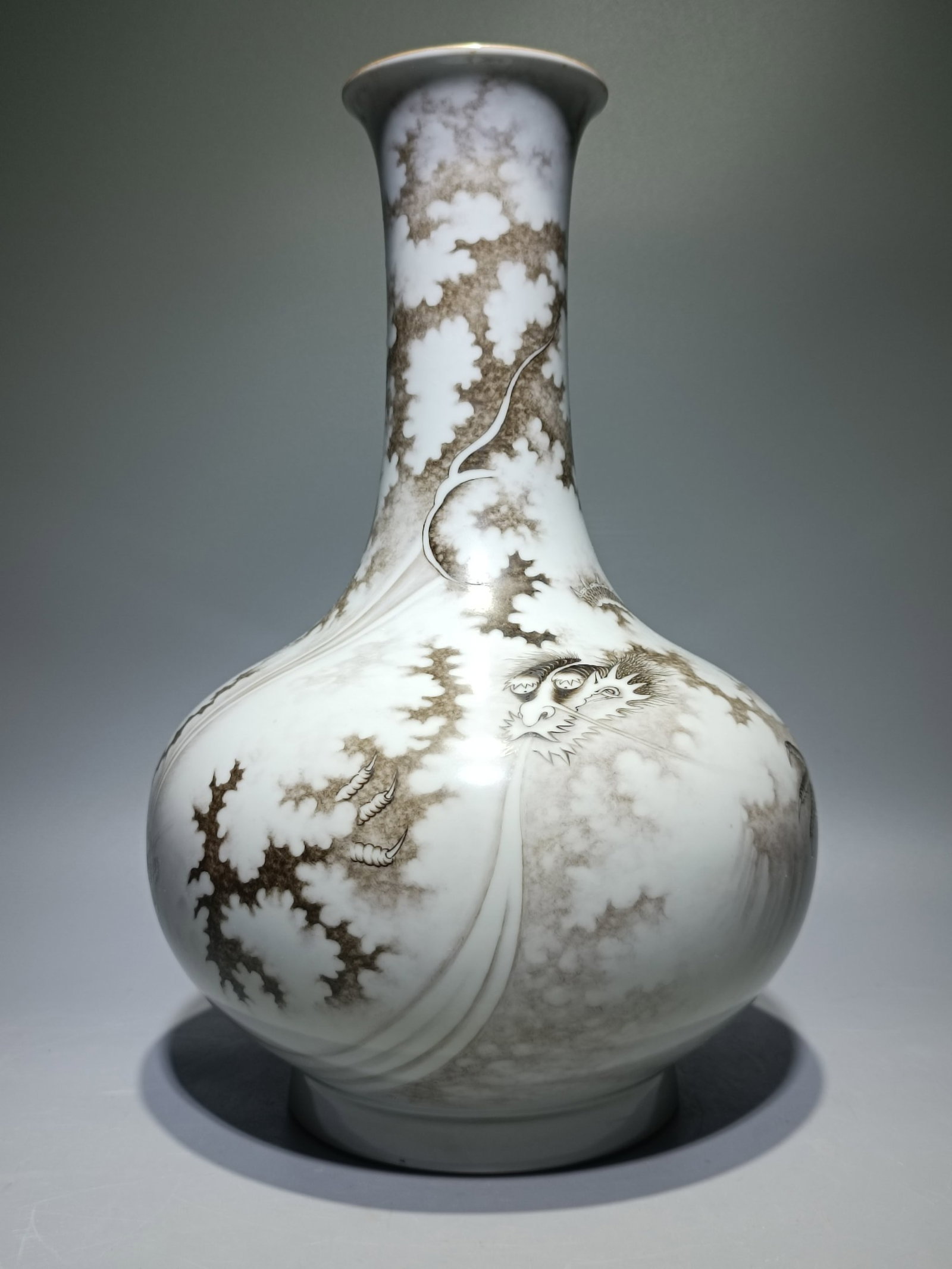 An Exquisite Ink Color Dragon Pattern Vase,with poem (1 of 9)