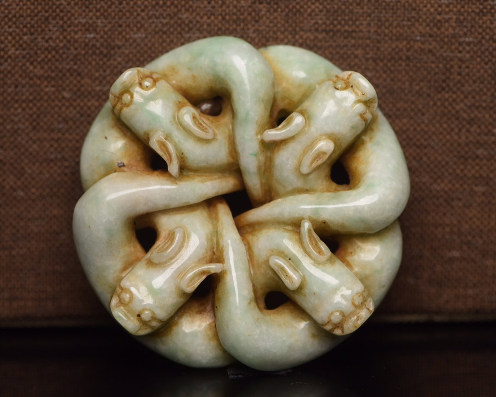 An Exquisite Jadeite Beast Pattern Pendant: An Exquisite Jadeite Beast Pattern Pendant,Qing Dynasty,China,Size:2inx2inx0.5in,Weight:57g 翡翠兽纹挂件,中国清代
