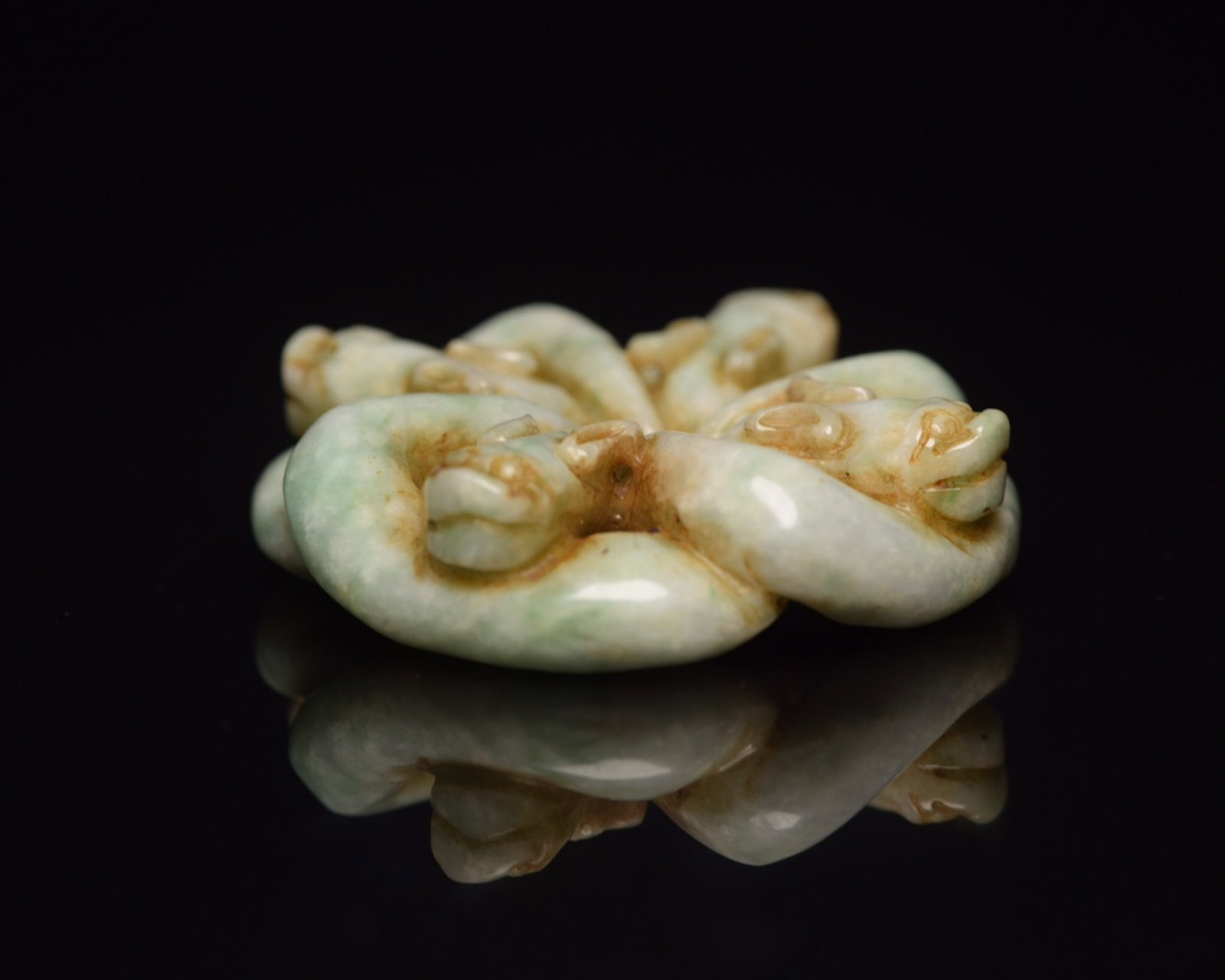 An Exquisite Jadeite Beast Pattern Pendant - 4