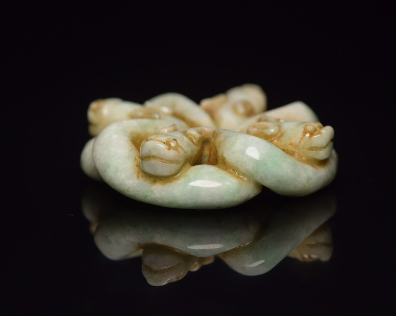 An Exquisite Jadeite Beast Pattern Pendant - 5