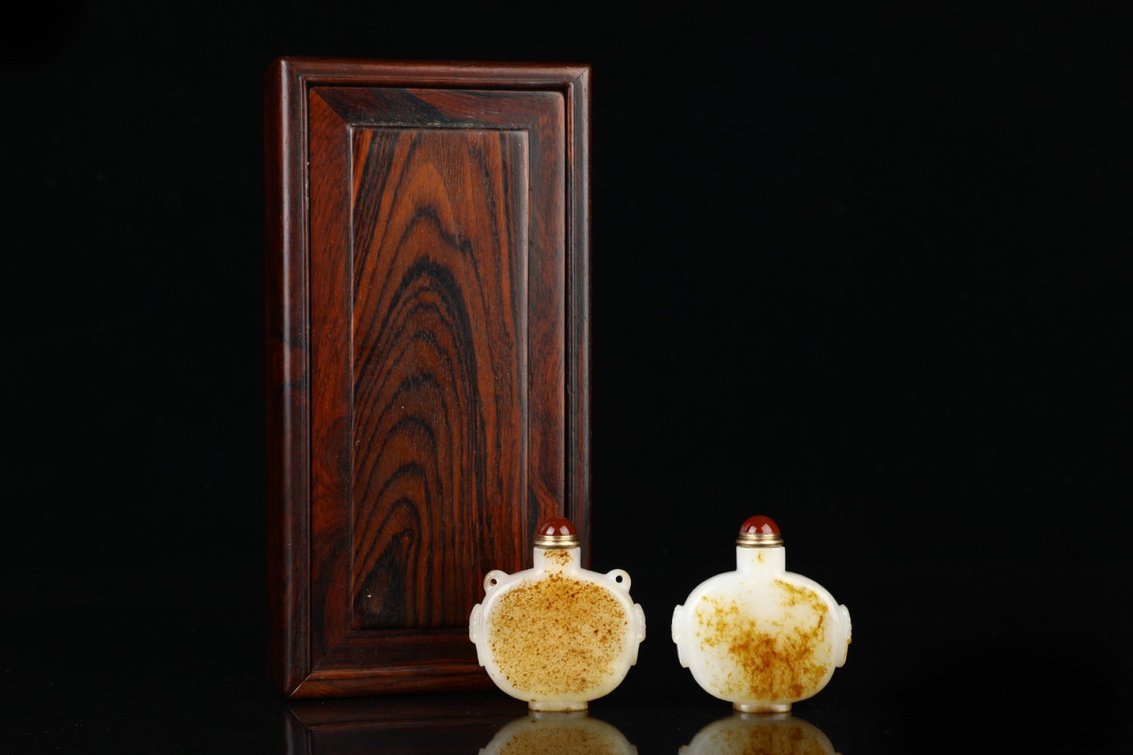 A Pair of Exquisite White Jade Snuff Bottles (1 of 10)