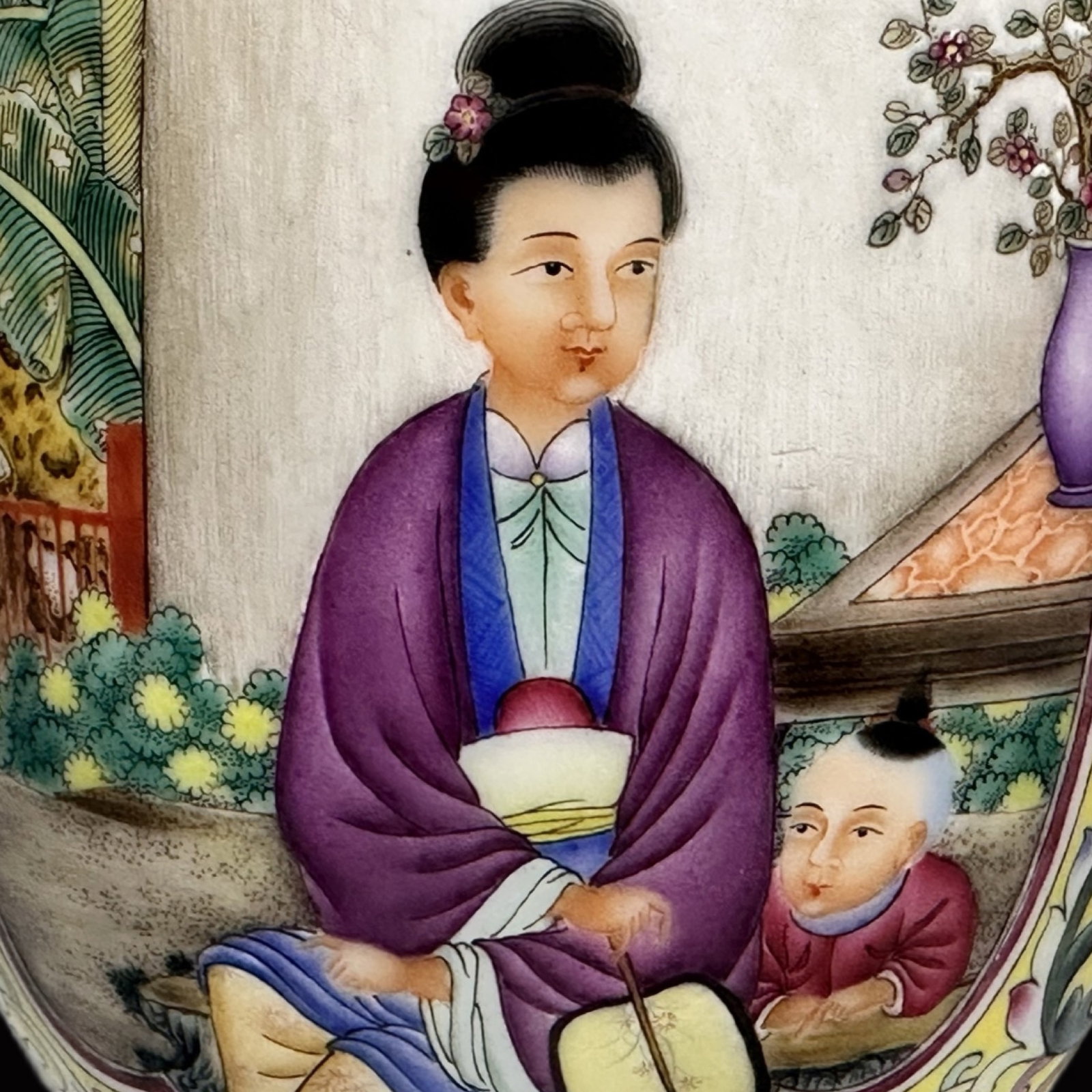 An Exquisite Enamel Figure Pattern Vase - 10